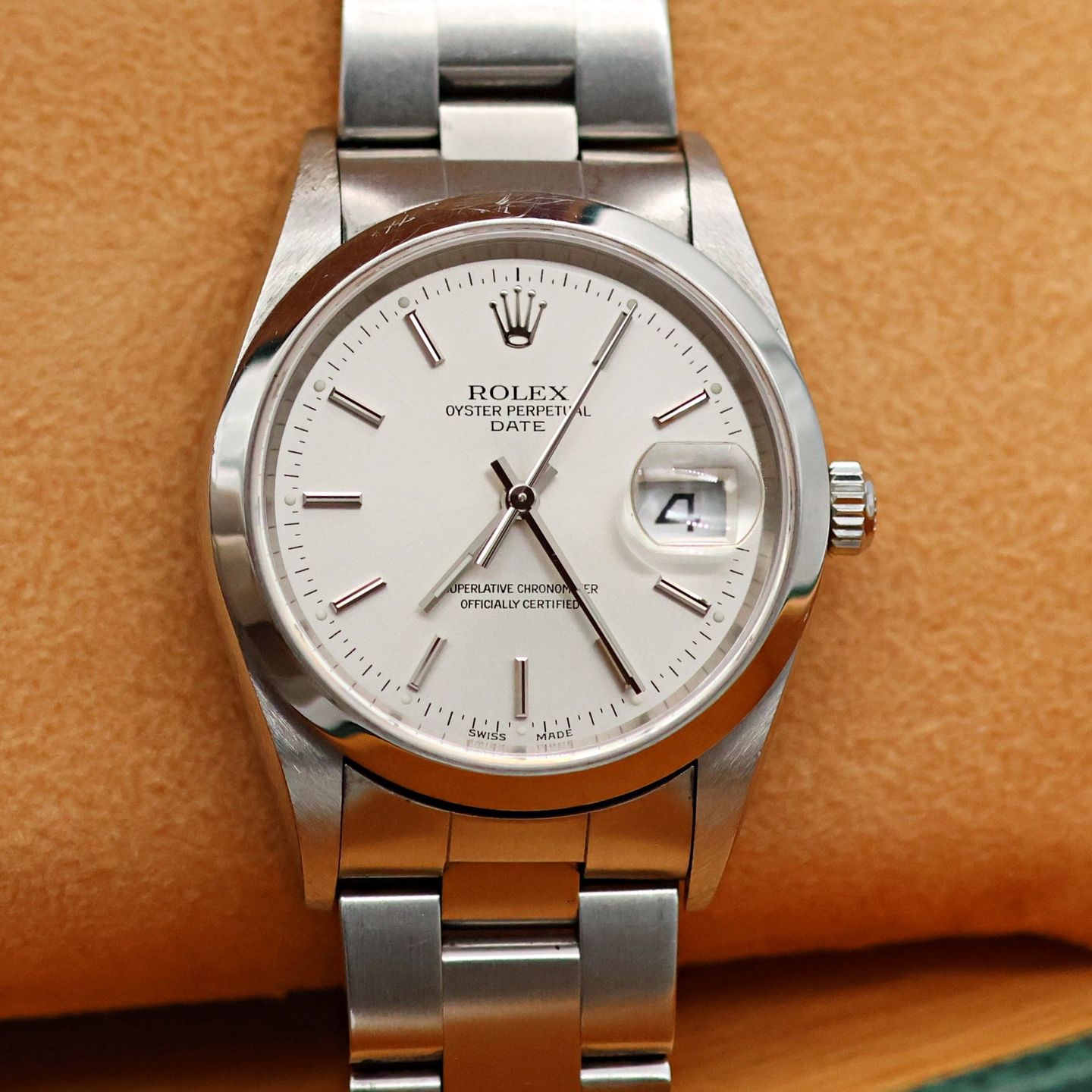 Rolex Oyster Perpetual Date 15200 - (2/8)