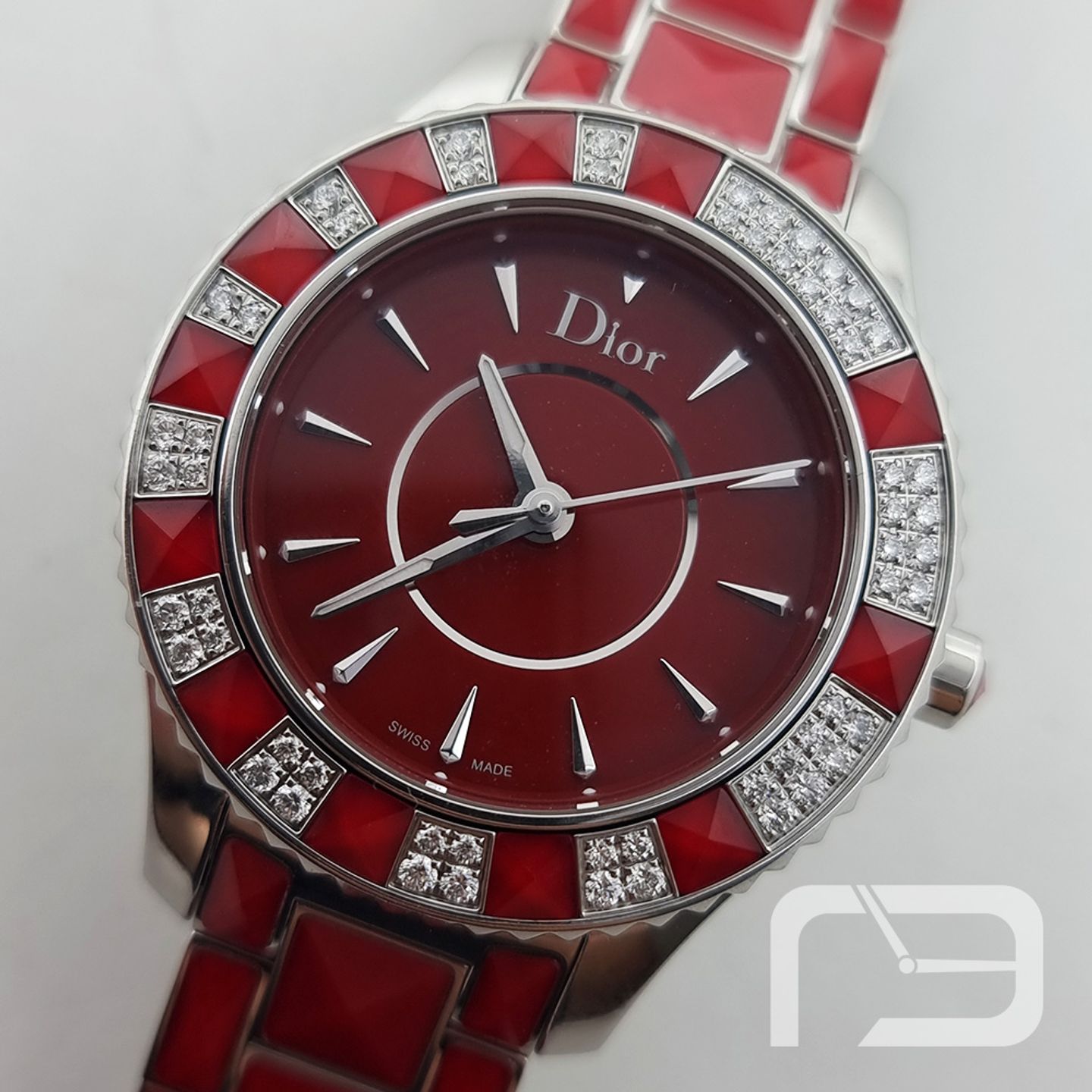 Dior Christal CD143114M001 (2024) - Rood wijzerplaat 33mm Staal (1/8)