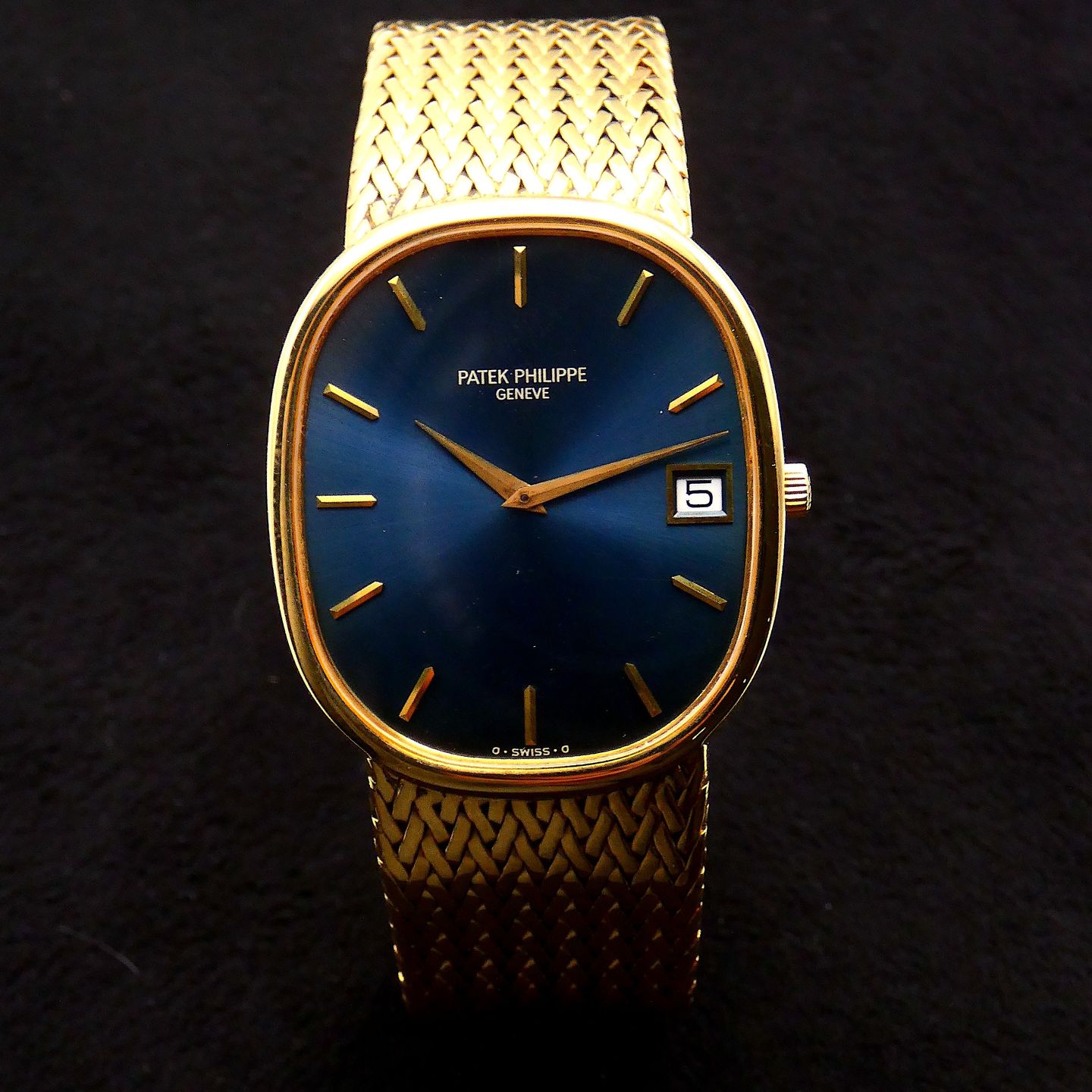 Patek Philippe Golden Ellipse 3605/1 (1979) - Blue dial 38 mm Yellow Gold case (5/6)