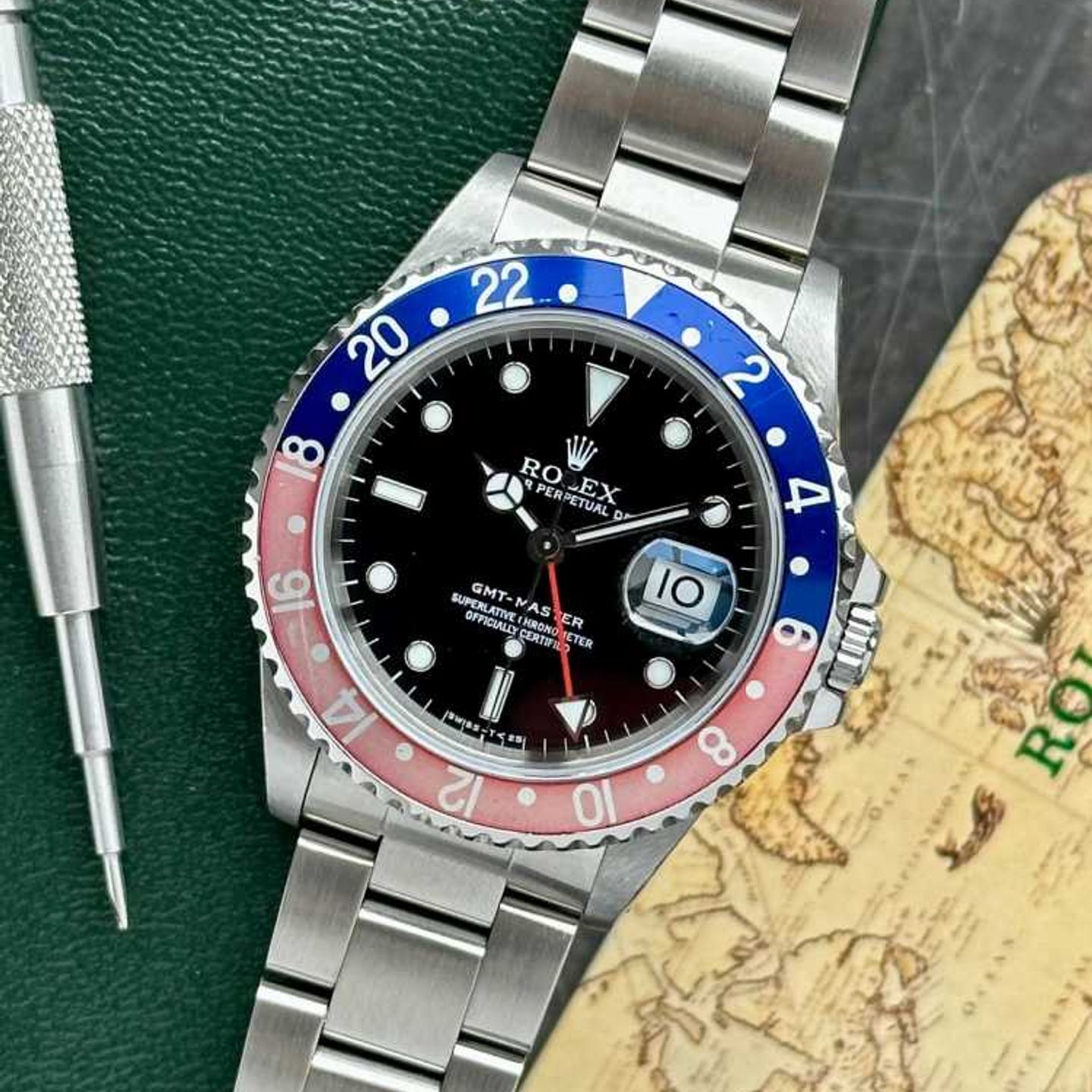 Rolex GMT-Master 16700 (1997) - Zwart wijzerplaat 40mm Staal (1/8)