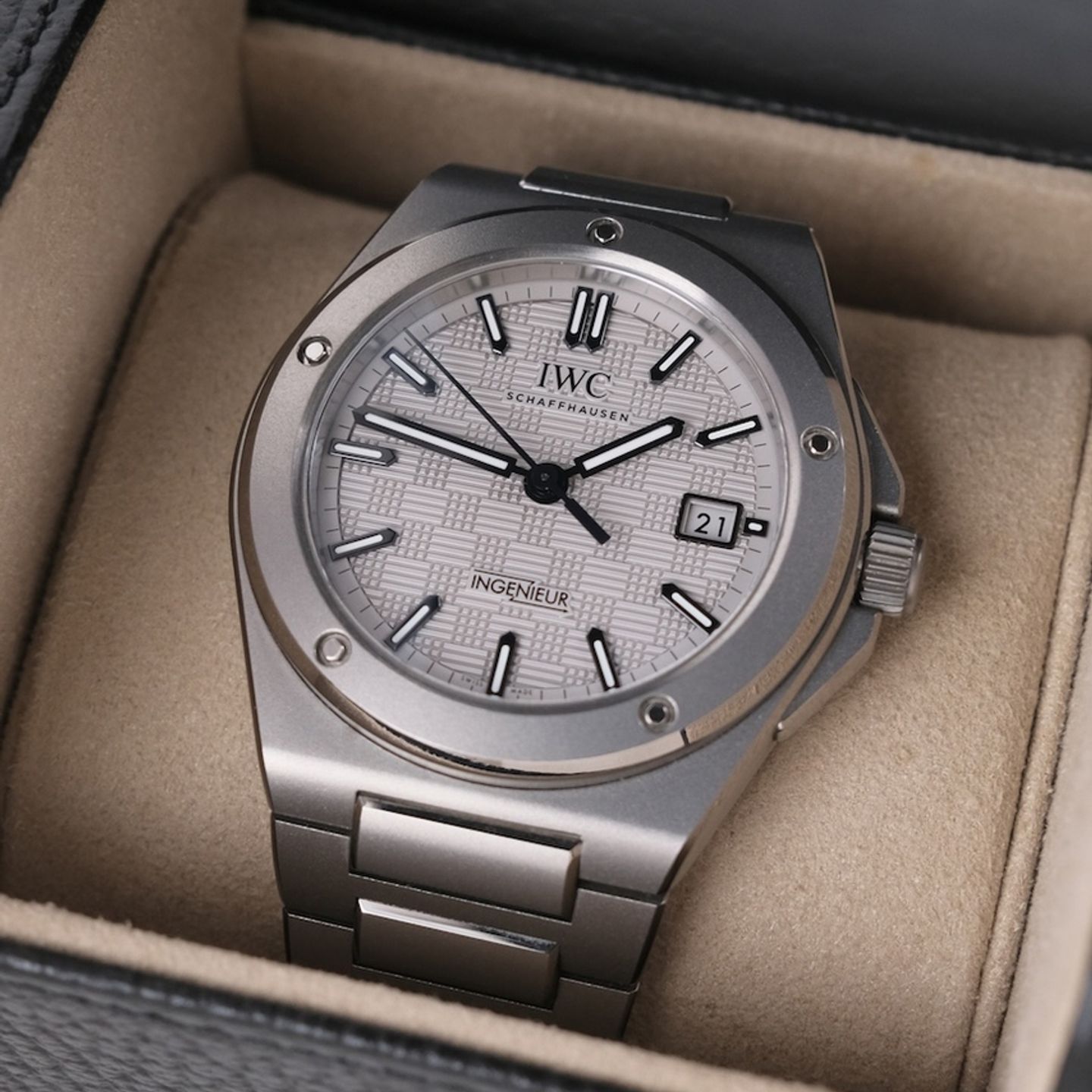 IWC Ingenieur Automatic IW328904 - (3/8)
