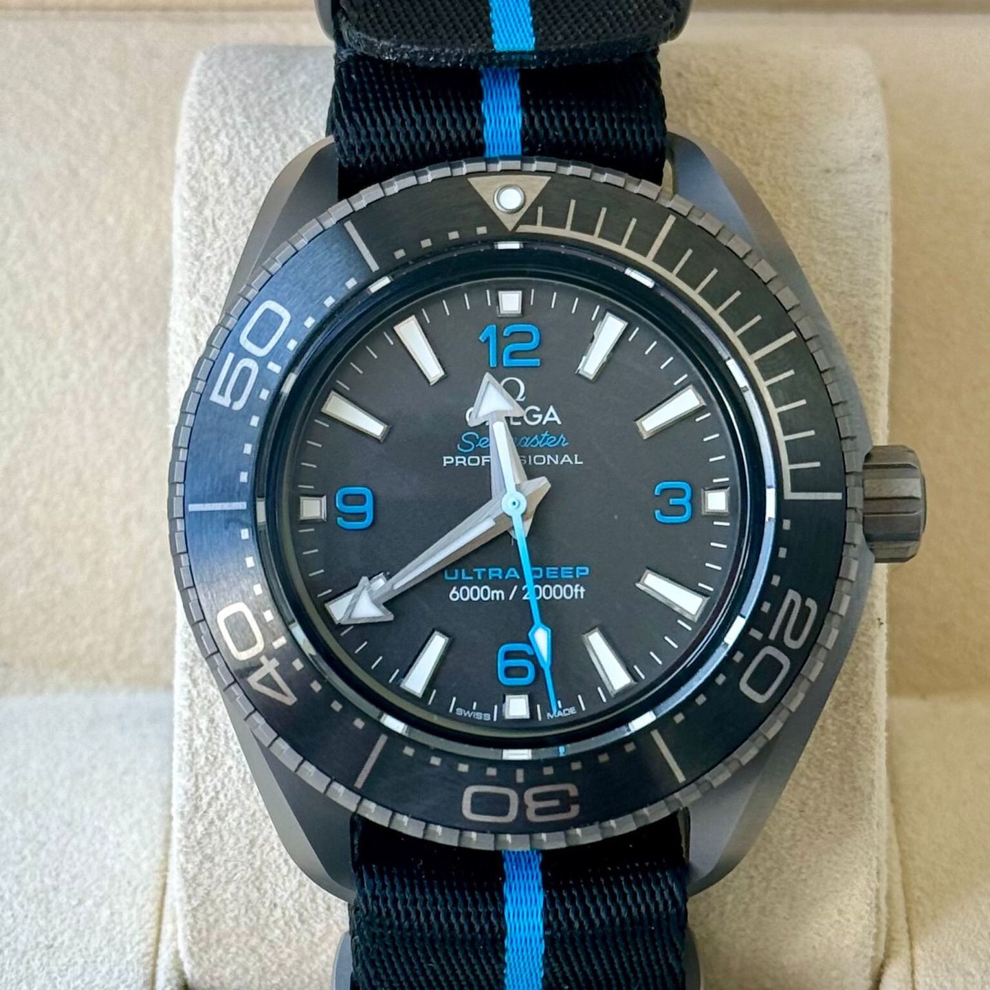 Omega Seamaster Planet Ocean 215.92.46.21.01.001 (2024) - Zwart wijzerplaat 46mm Titanium (2/8)