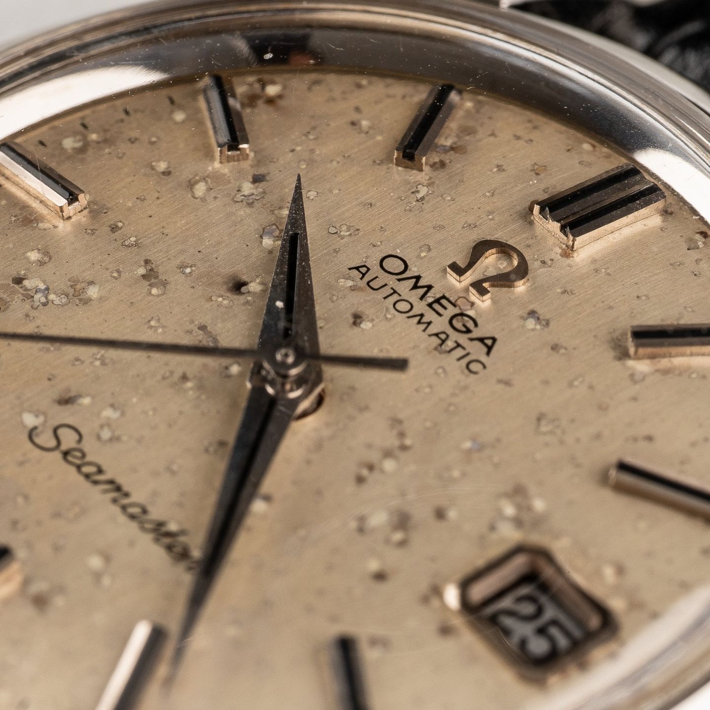 Omega Seamaster 166.01 (1968) - Silver dial 35 mm Steel case (4/8)