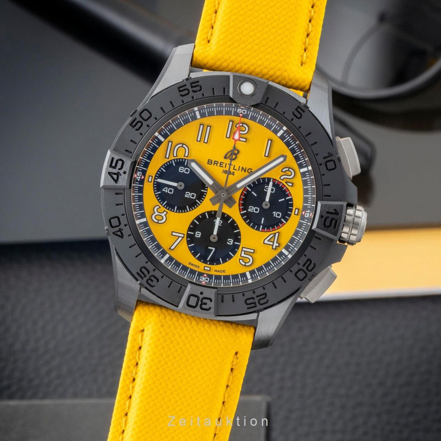 Breitling Avenger SB0147101I1X1 (Unknown (random serial)) - Yellow dial 44 mm Ceramic case (1/8)