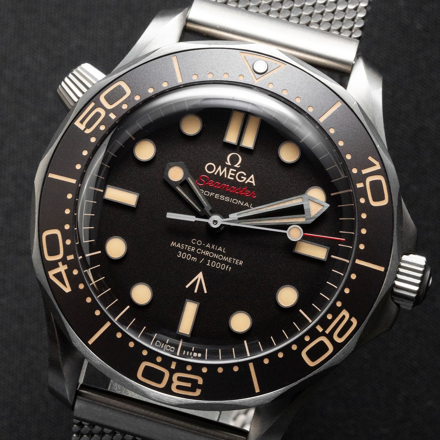 Omega Seamaster Diver 300 M 210.90.42.20.01.001 (2022) - Bruin wijzerplaat 42mm Titanium (3/6)