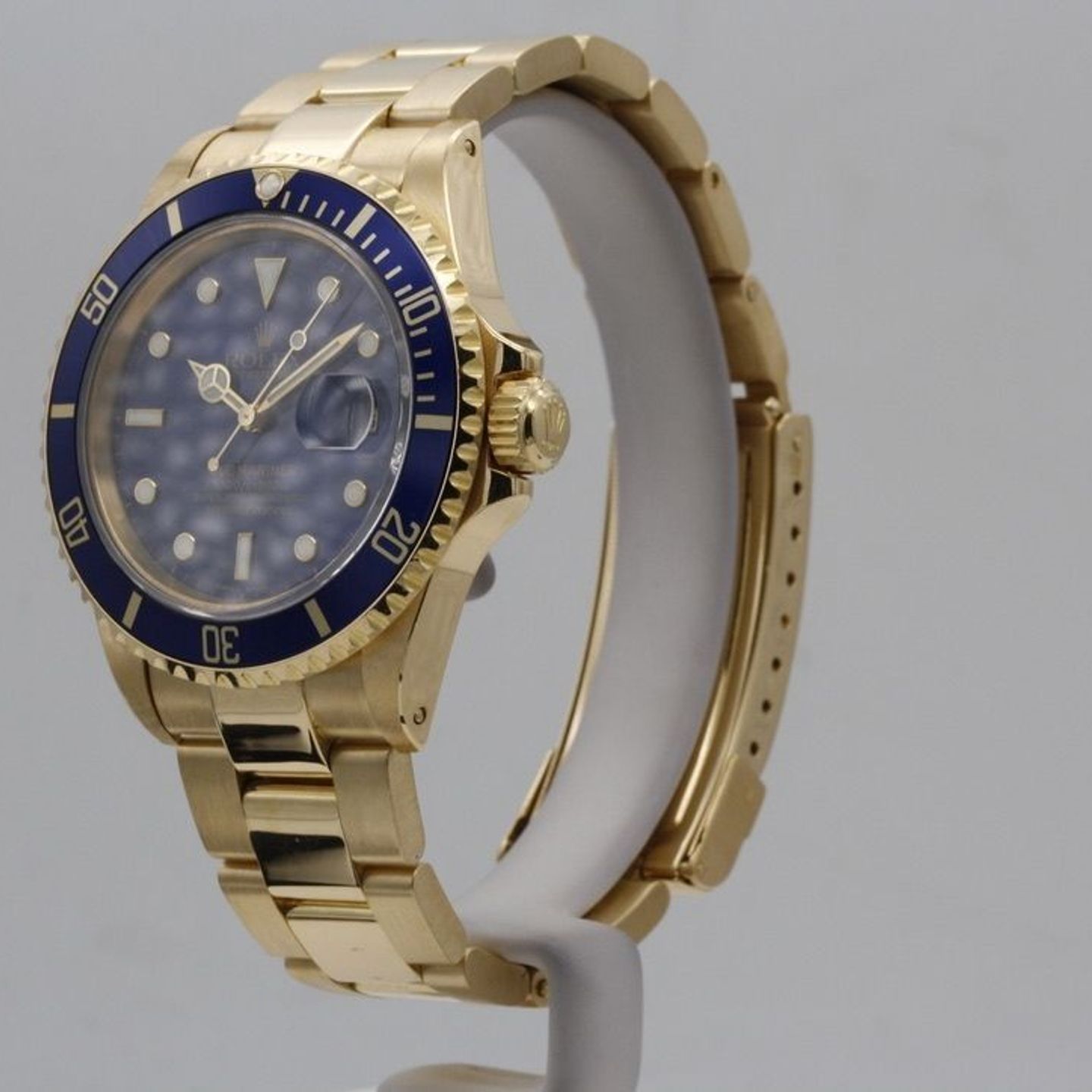 Rolex Submariner Date 16808 (1988) - Blue dial 40 mm Yellow Gold case (2/8)