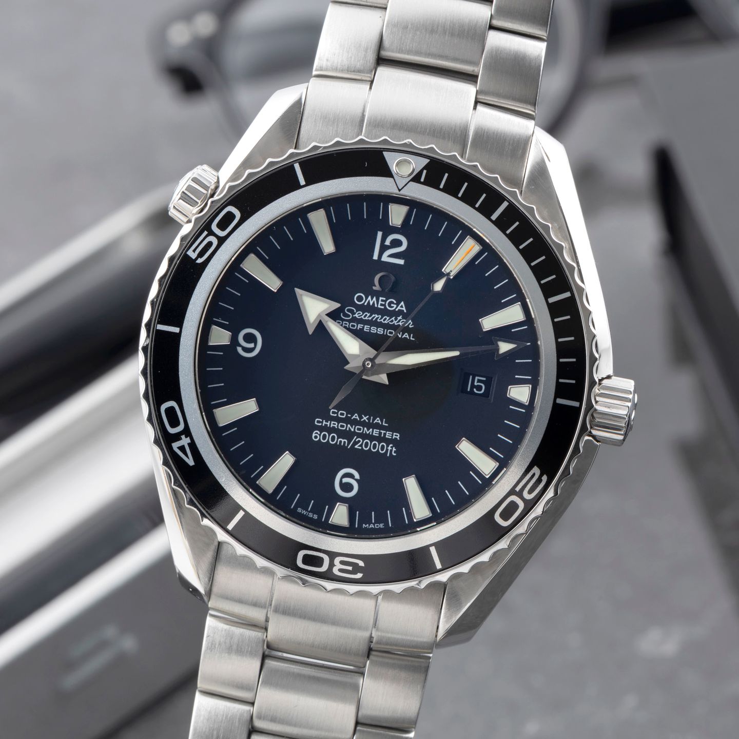 Omega Seamaster Planet Ocean 2200.50.00 (Unknown (random serial)) - Black dial 46 mm Steel case (3/8)
