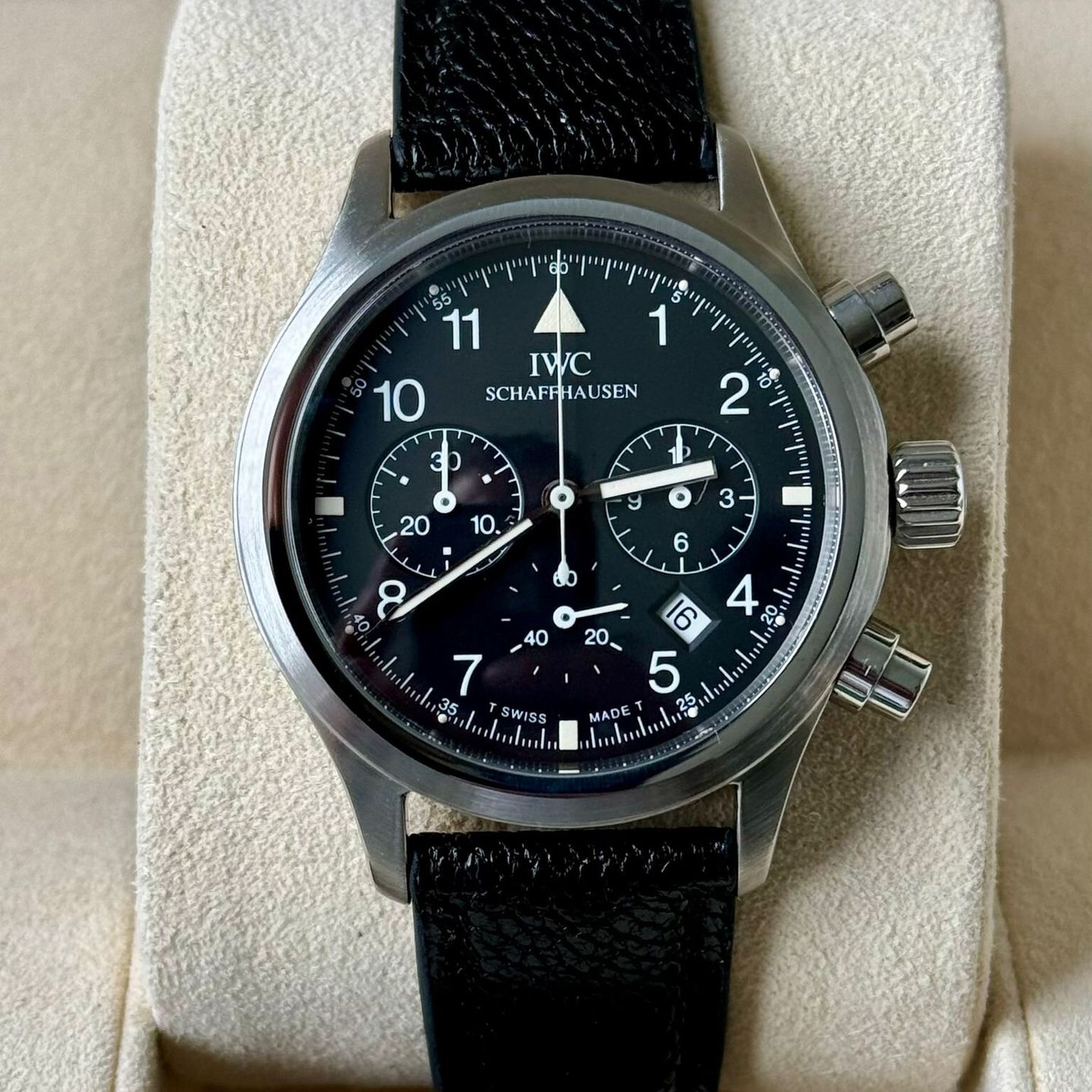 IWC Pilot Chronograph IW374101 (1995) - Black dial 36 mm Steel case (2/7)