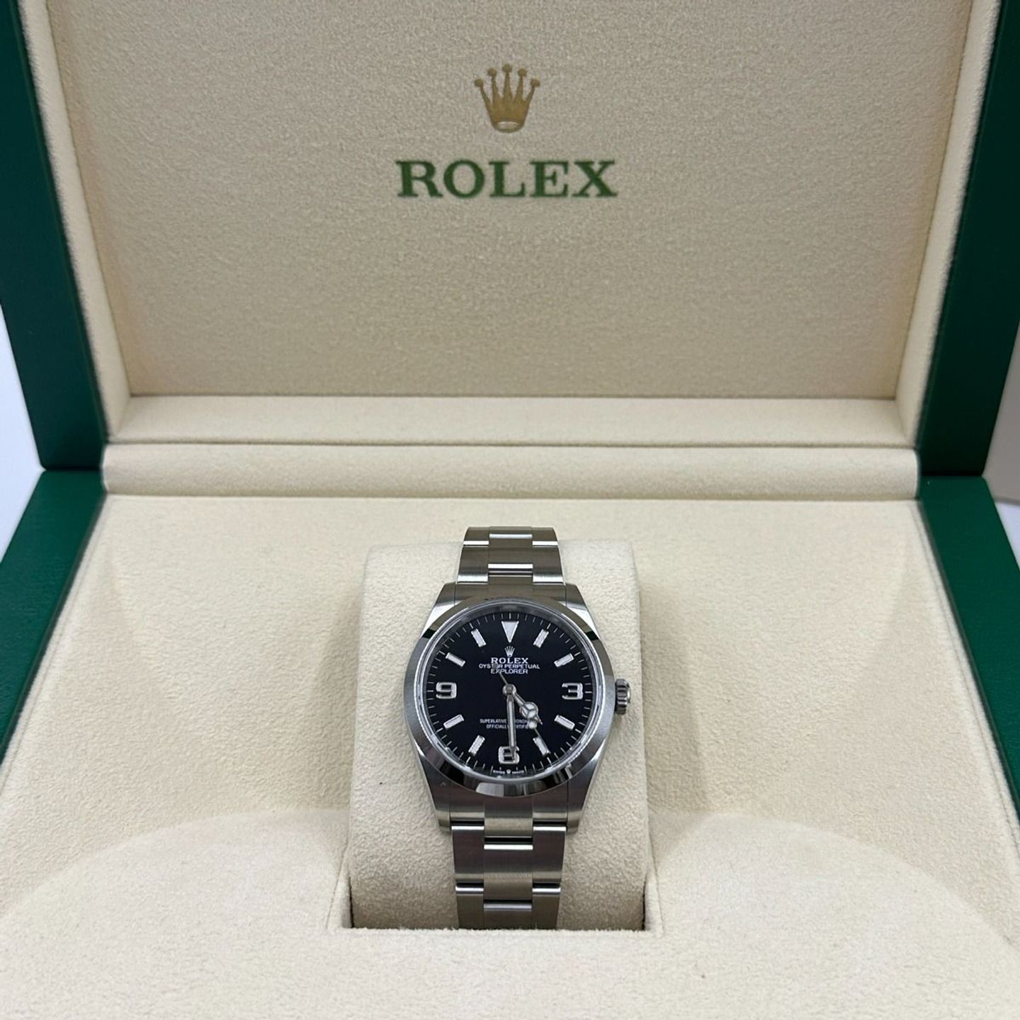 Rolex Explorer 124270 (2023) - Black dial 36 mm Steel case (3/8)