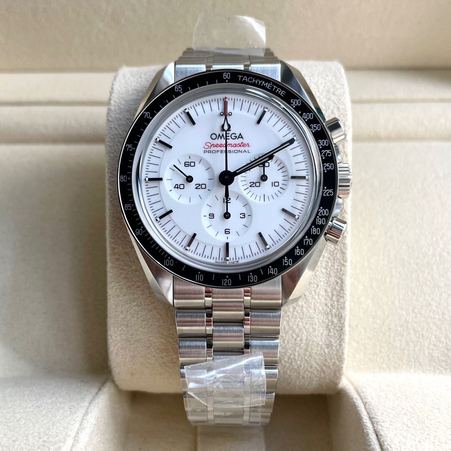 Omega Speedmaster Professional Moonwatch 310.30.42.50.04.001 (2024) - White dial 42 mm Steel case (1/7)