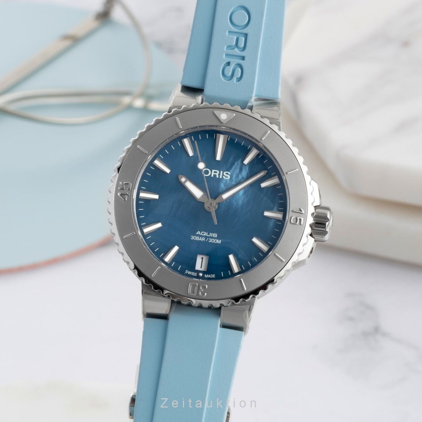 Oris Aquis 01 733 7770 4155-07 4 18 65FC (Unknown (random serial)) - Pearl dial 37 mm Steel case (1/8)