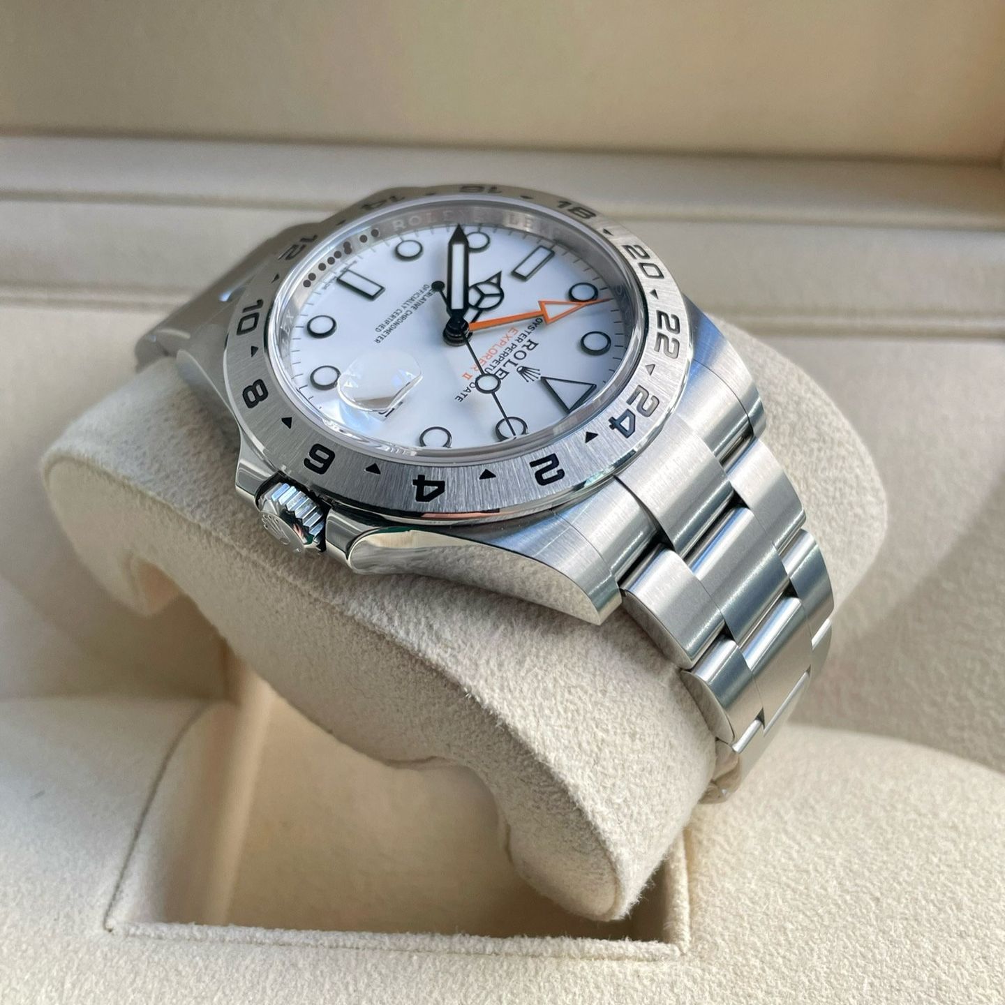 Rolex Explorer II 216570 (2021) - Wit wijzerplaat 42mm Staal (5/7)