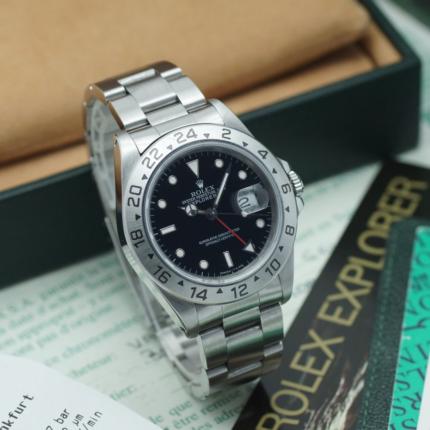 Rolex Explorer II 16570 (1994) - Black dial 40 mm Steel case (1/8)