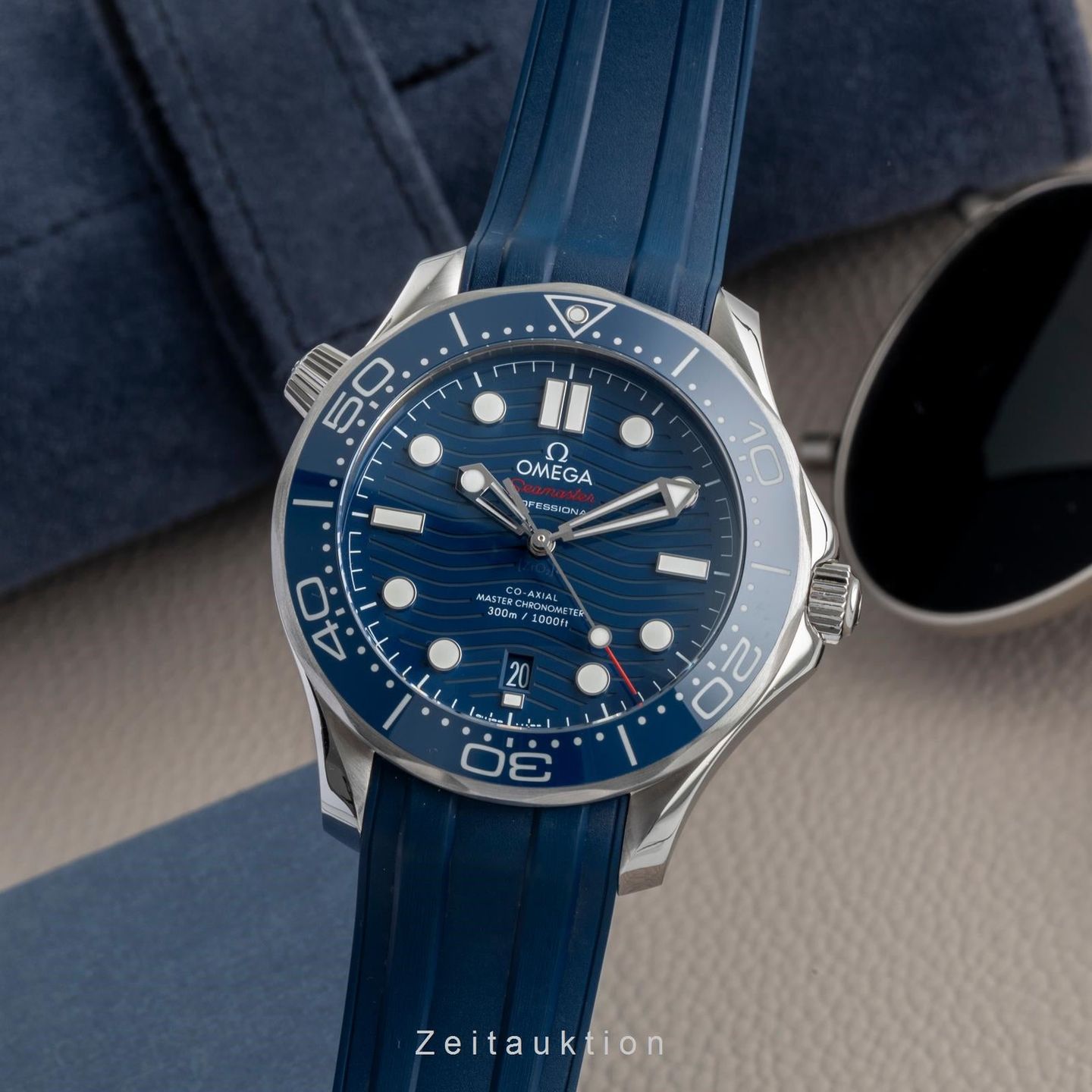Omega Seamaster Diver 300 M 210.32.42.20.03.001 (Unknown (random serial)) - Blue dial 42 mm Steel case (1/8)