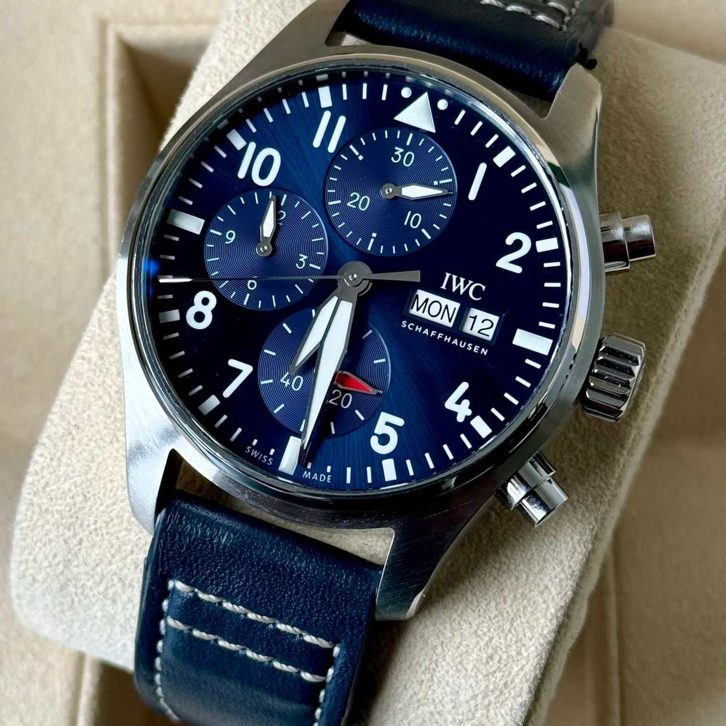 IWC Pilot Chronograph IW388101 (2021) - Blue dial 41 mm Steel case (3/7)