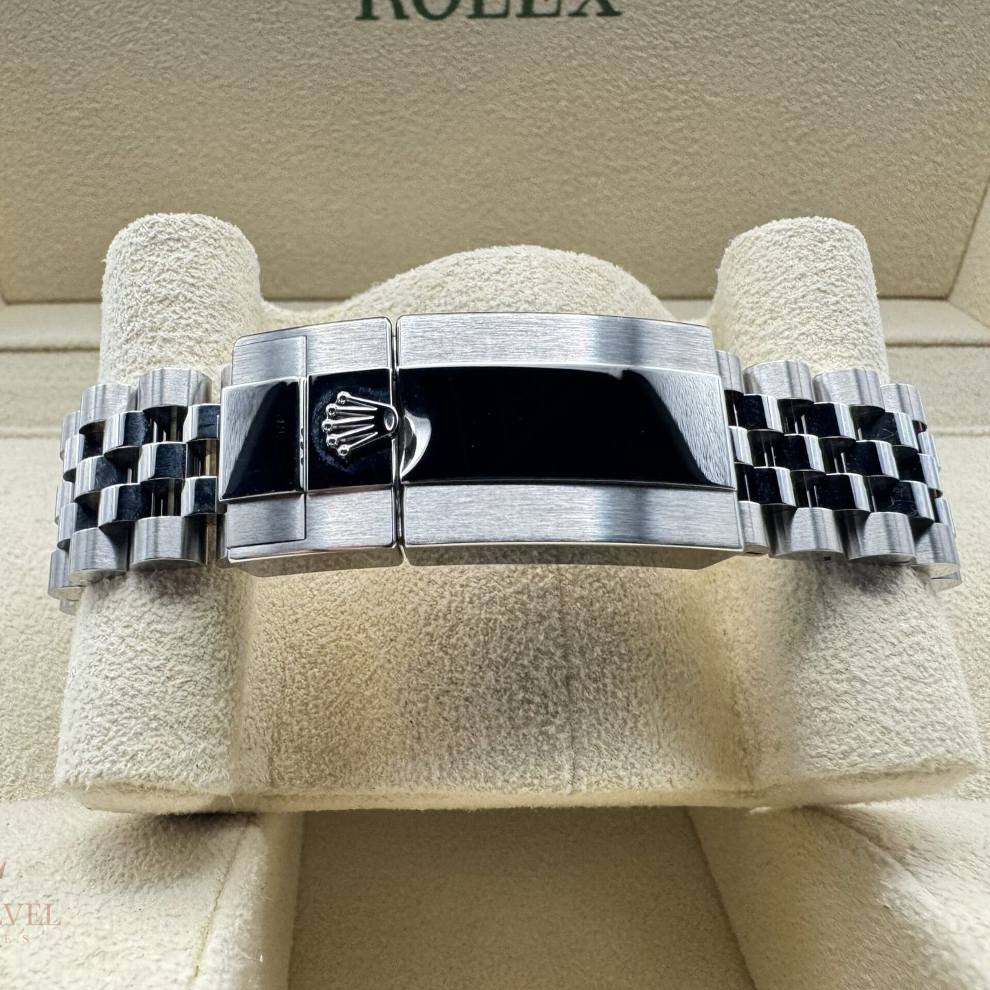 Rolex GMT-Master II 126710BLNR (2024) - Black dial 40 mm Steel case (6/8)