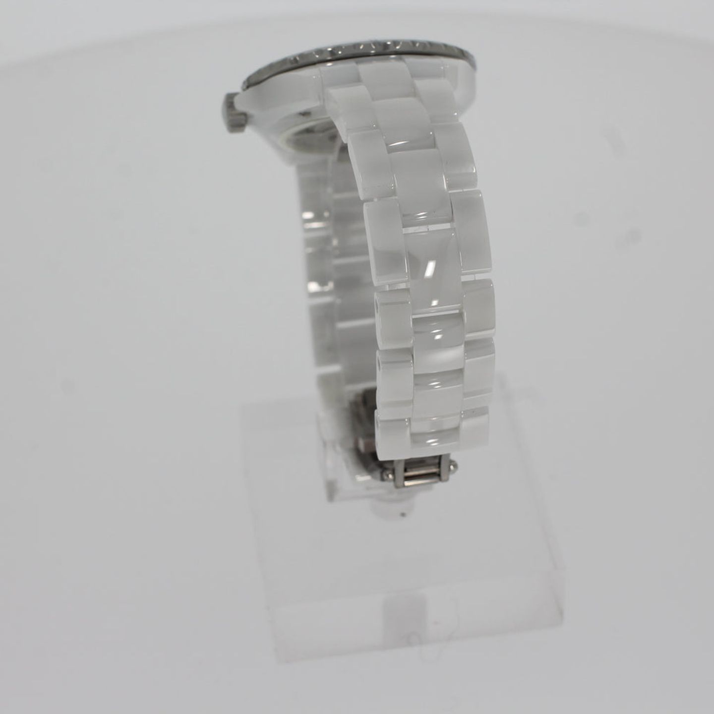 Chanel J12 H5700 (2024) - White dial 38 mm Ceramic case (3/4)