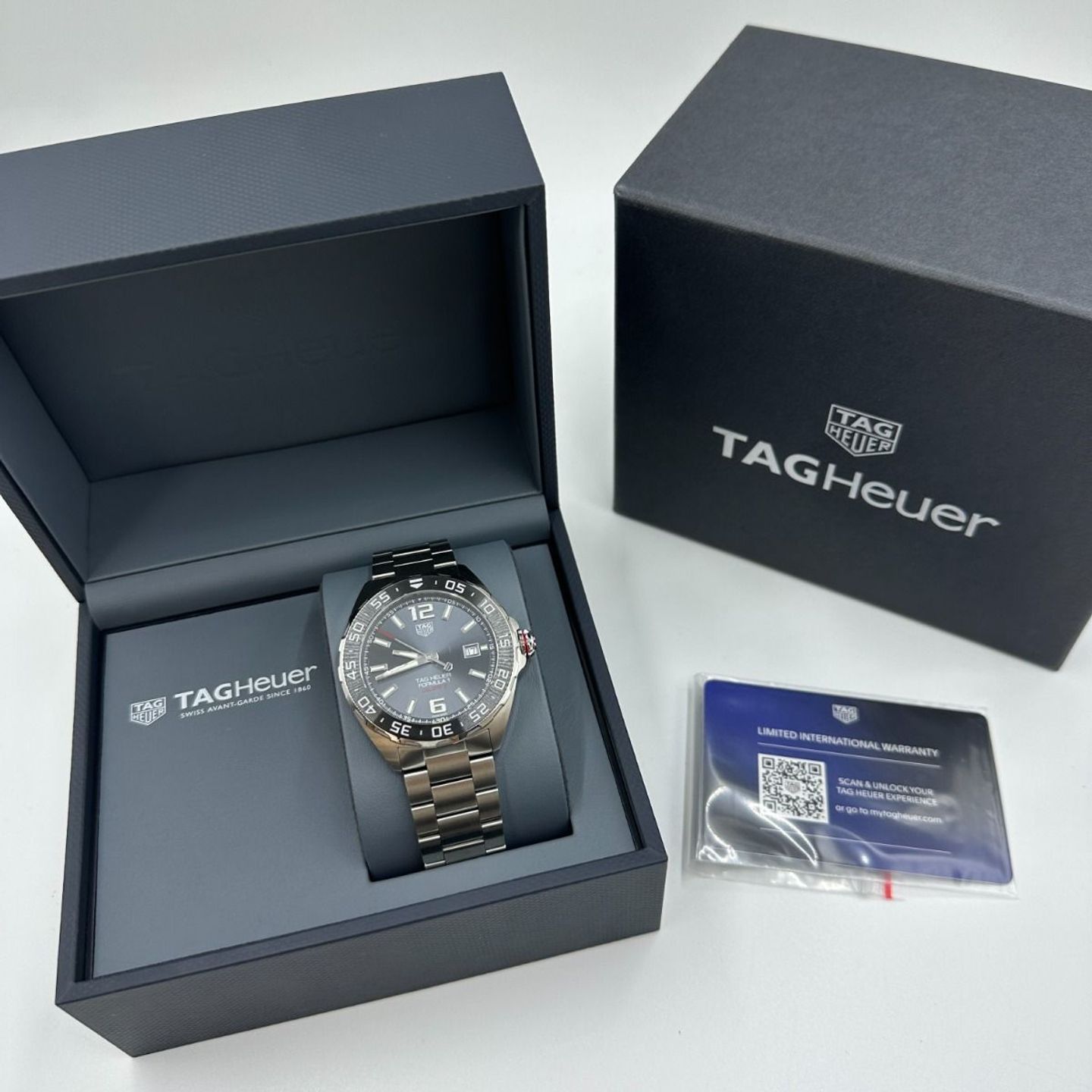 TAG Heuer Formula 1 Calibre 5 WAZ2011.BA0842 (2024) - Grijs wijzerplaat 43mm Staal (2/8)