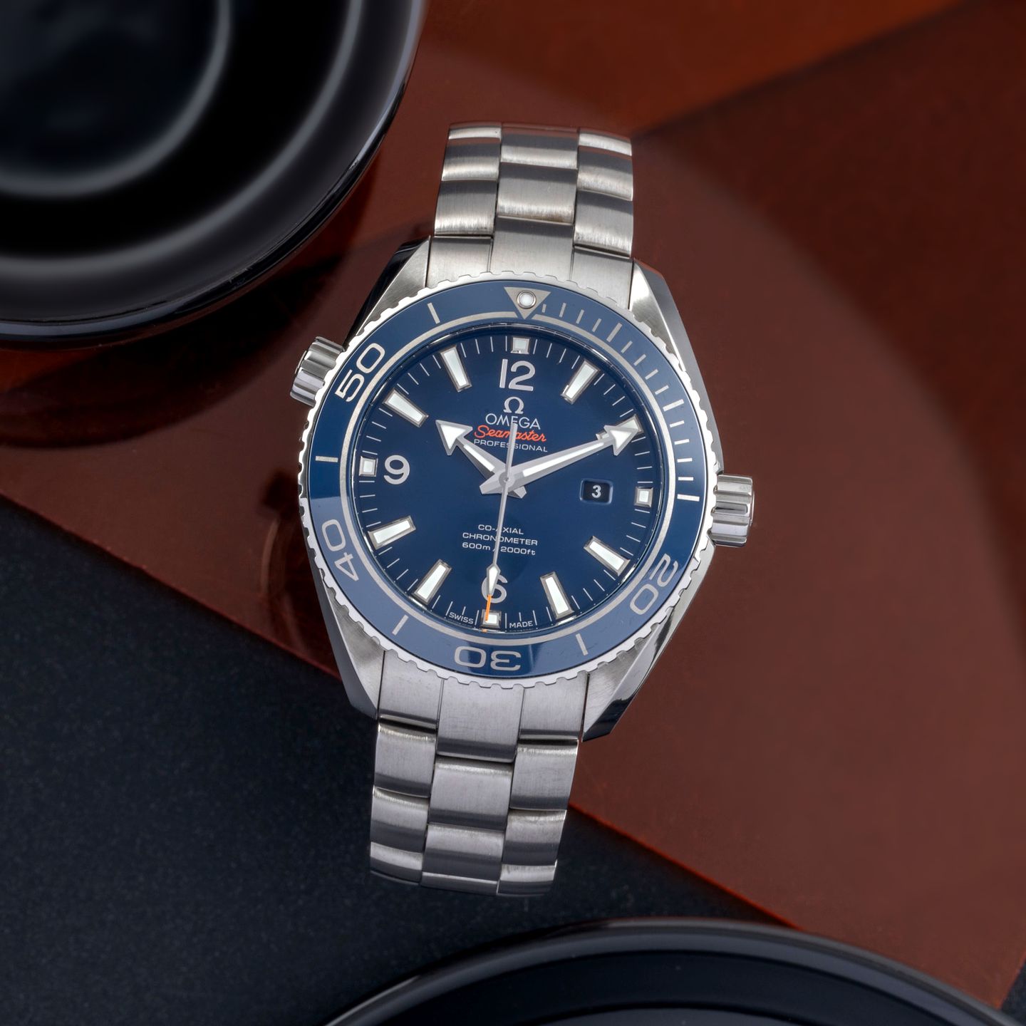 Omega Seamaster Planet Ocean 232.90.38.20.03.001 (2019) - Blue dial 38 mm Titanium case (1/8)