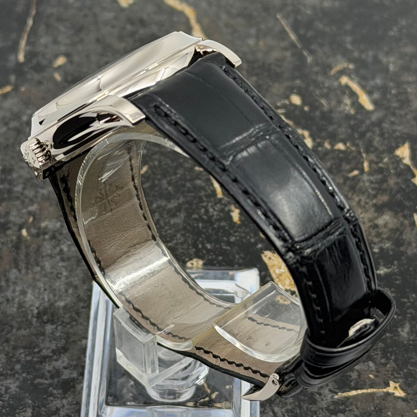 Patek Philippe Annual Calendar 5205G-013 (2021) - Blue dial 40 mm White Gold case (7/8)