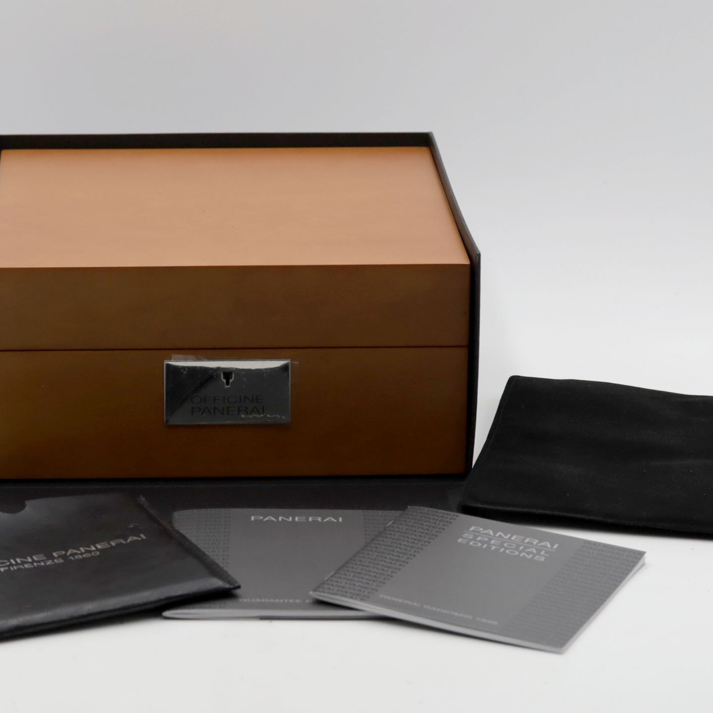 Panerai Special Editions PAM00249 (Unknown (random serial)) - Black dial 47 mm Steel case (8/8)