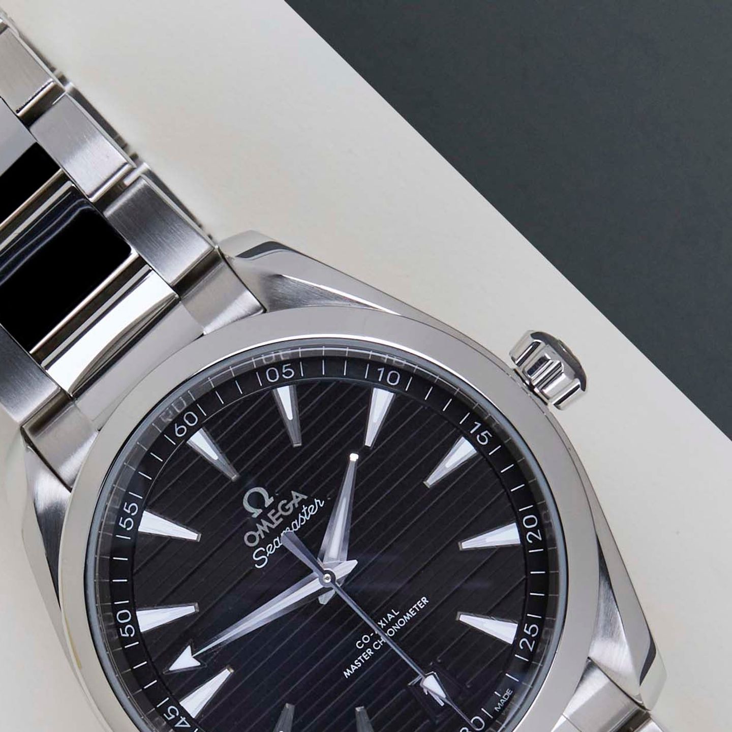 Omega Seamaster Aqua Terra 220.10.41.21.01.001 (2019) - Black dial 41 mm Steel case (3/8)