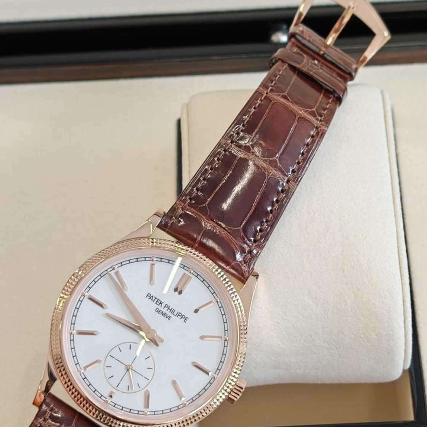 Patek Philippe Calatrava 6119R-001 - (5/8)