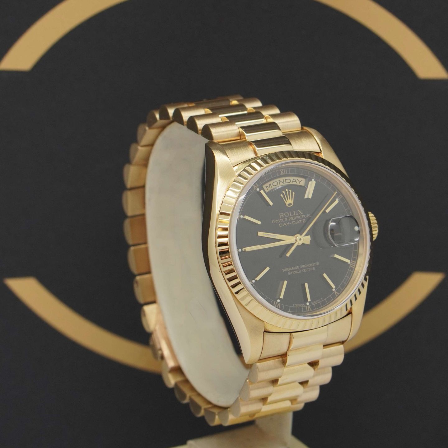 Rolex Day-Date 36 18238 (1989) - Black dial 36 mm Yellow Gold case (2/7)