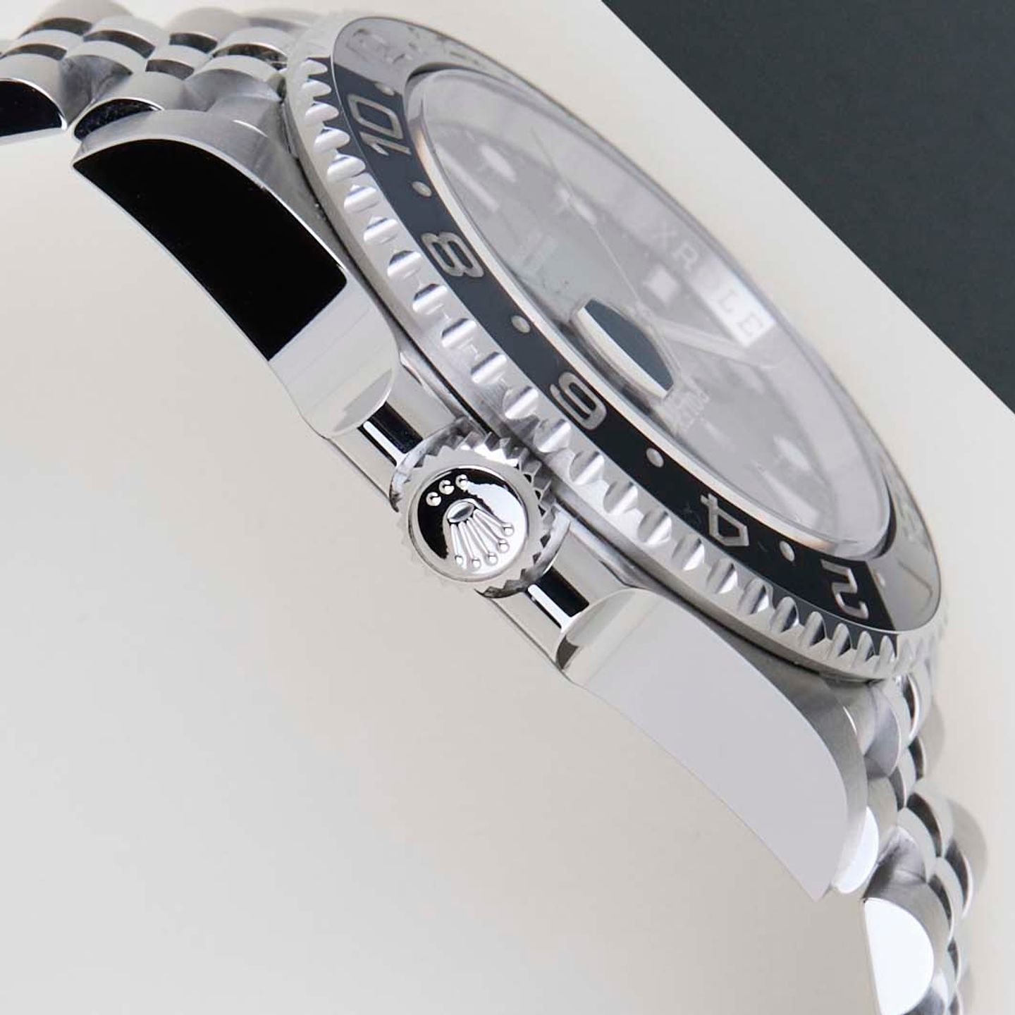 Rolex GMT-Master II 126710GRNR (2025) - Black dial 40 mm Steel case (8/8)