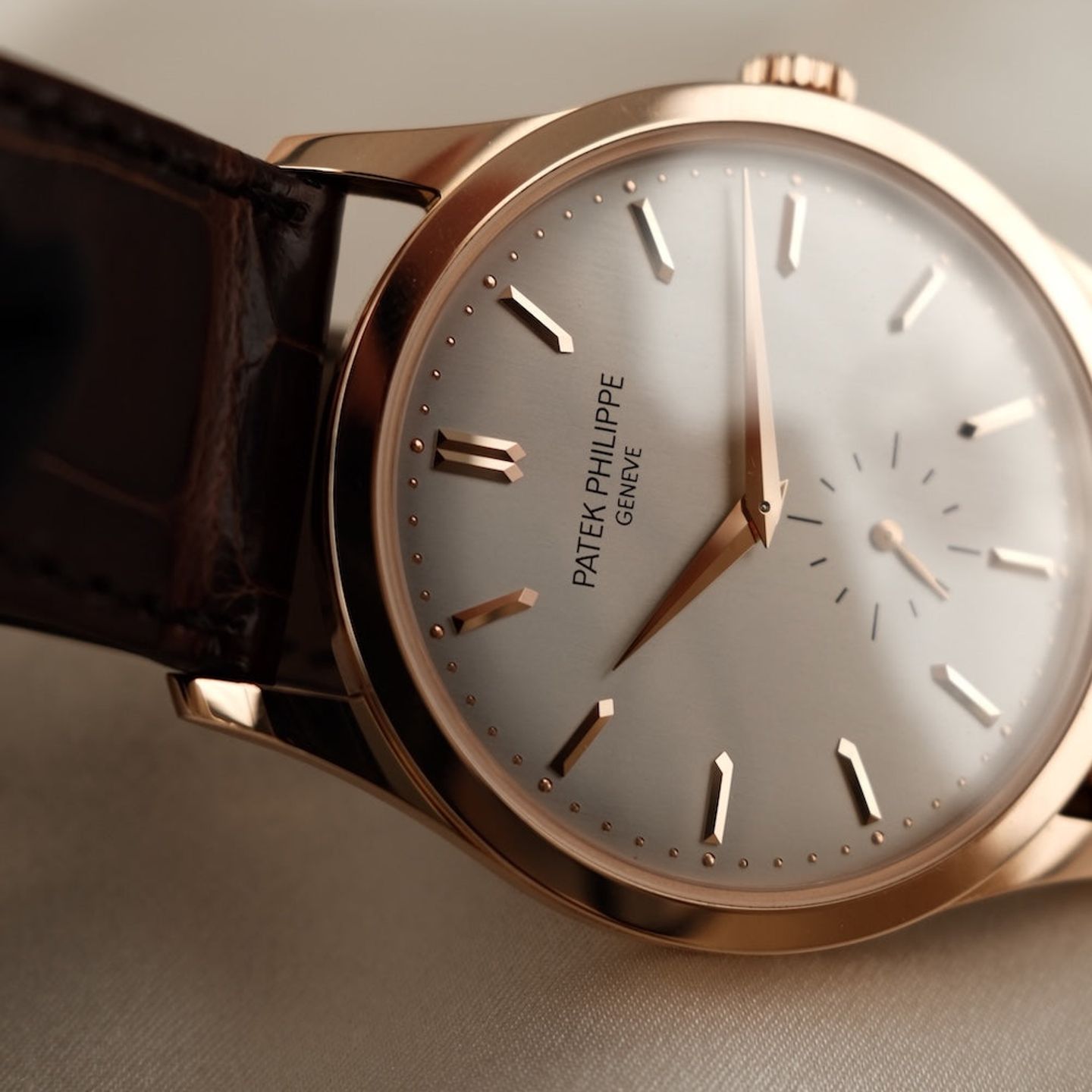 Patek Philippe Calatrava 5196R-001 (2020) - Zilver wijzerplaat 37mm Roségoud (8/8)