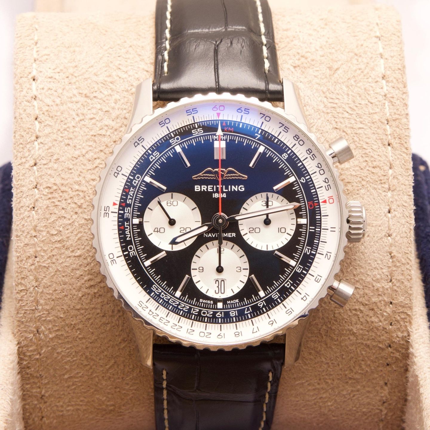 Breitling Navitimer 1 B01 Chronograph AB0138211B1P1 (2026) - Black dial 43 mm Steel case (2/7)