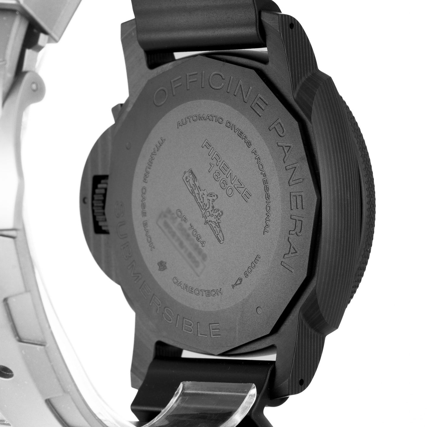 Panerai Luminor GMT Automatic PAM01616 (2023) - Black dial 47 mm Carbon case (3/4)
