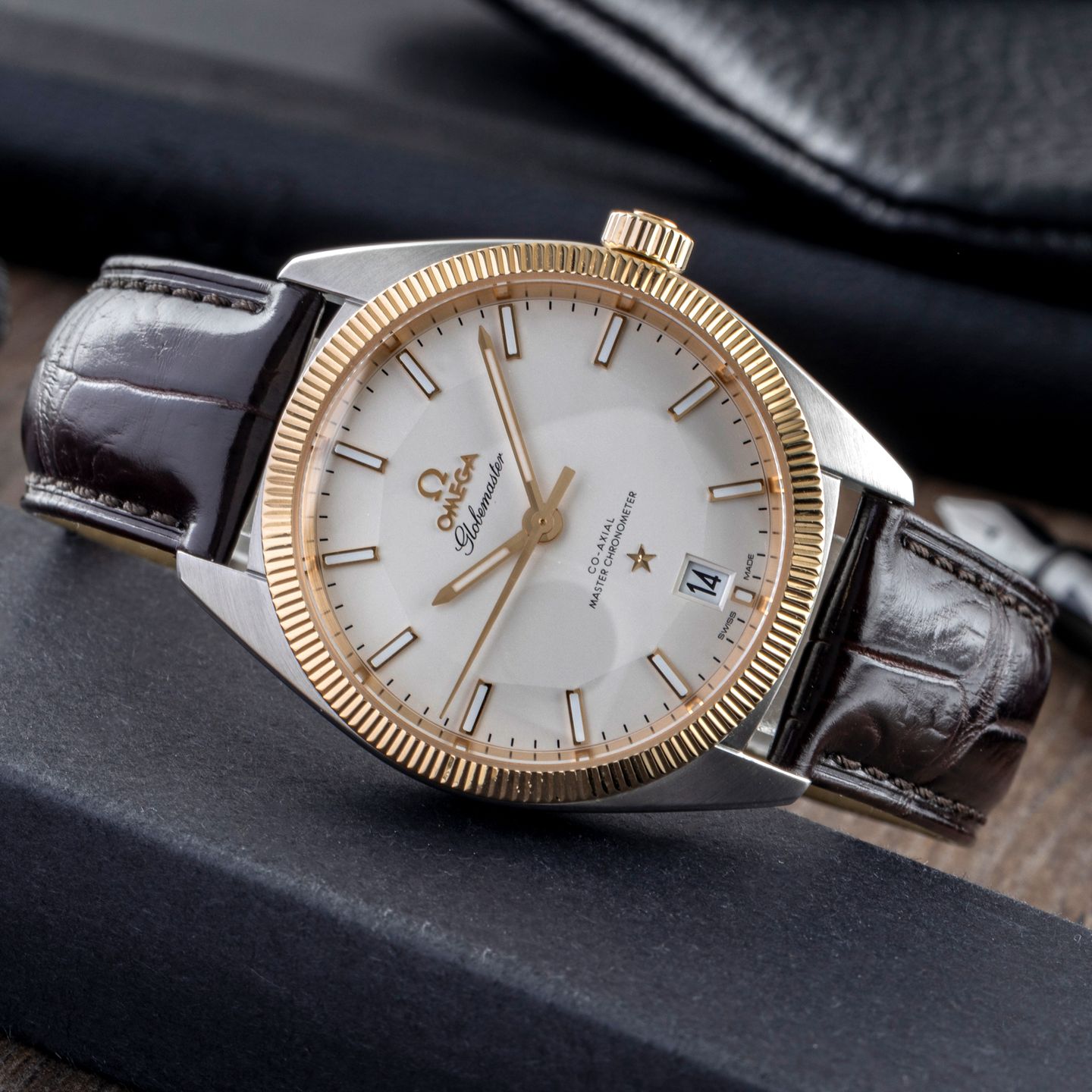 Omega Globemaster 130.23.39.21.02.001 - (2/8)