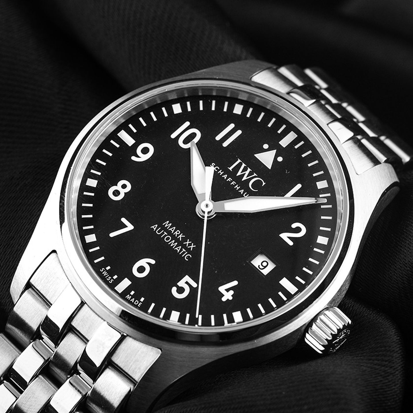 IWC Pilot Mark IW328202 (2023) - Zwart wijzerplaat 40mm Staal (3/7)