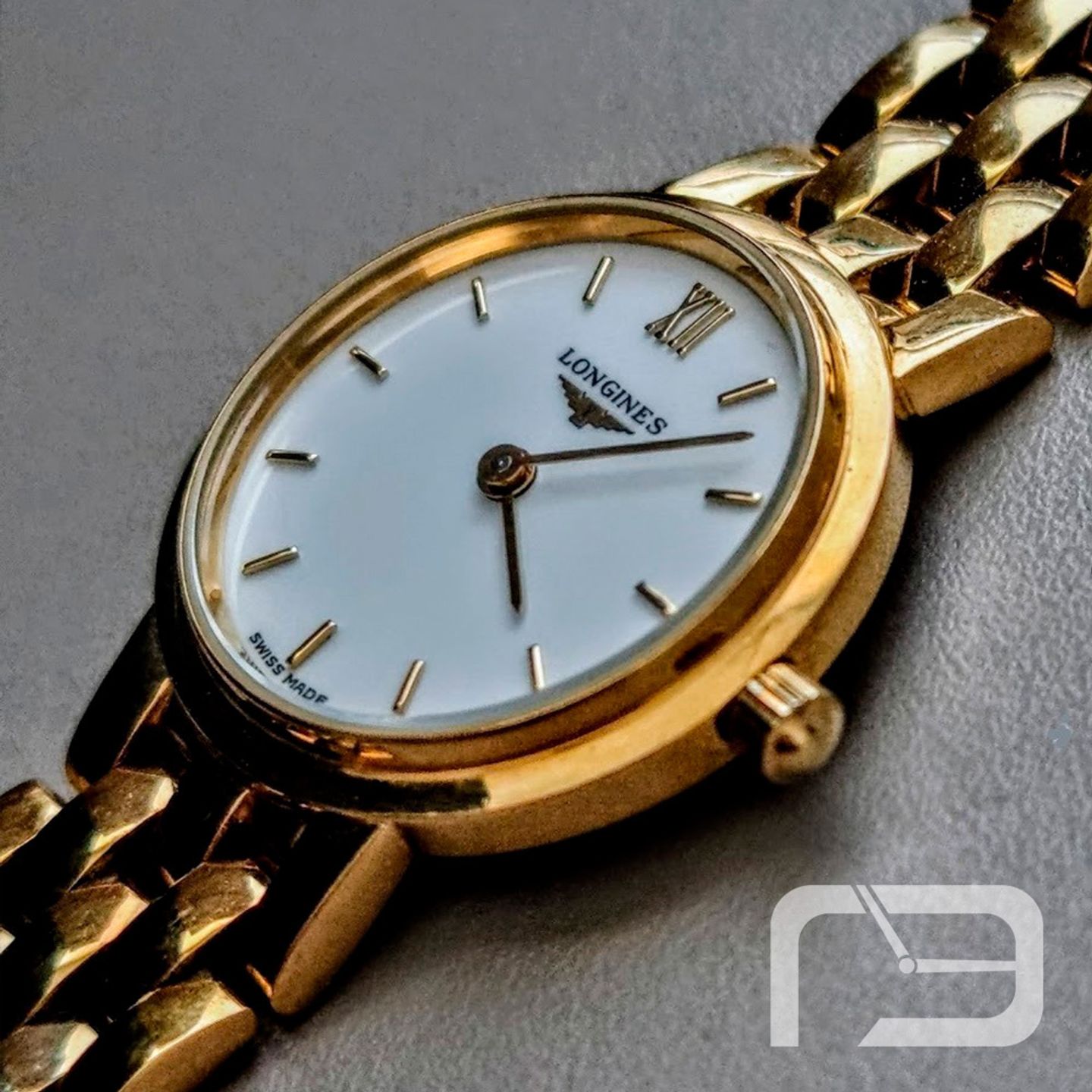 Longines Flagship L4.216.6.22.6 (2024) - White dial 24 mm Yellow Gold case (3/8)