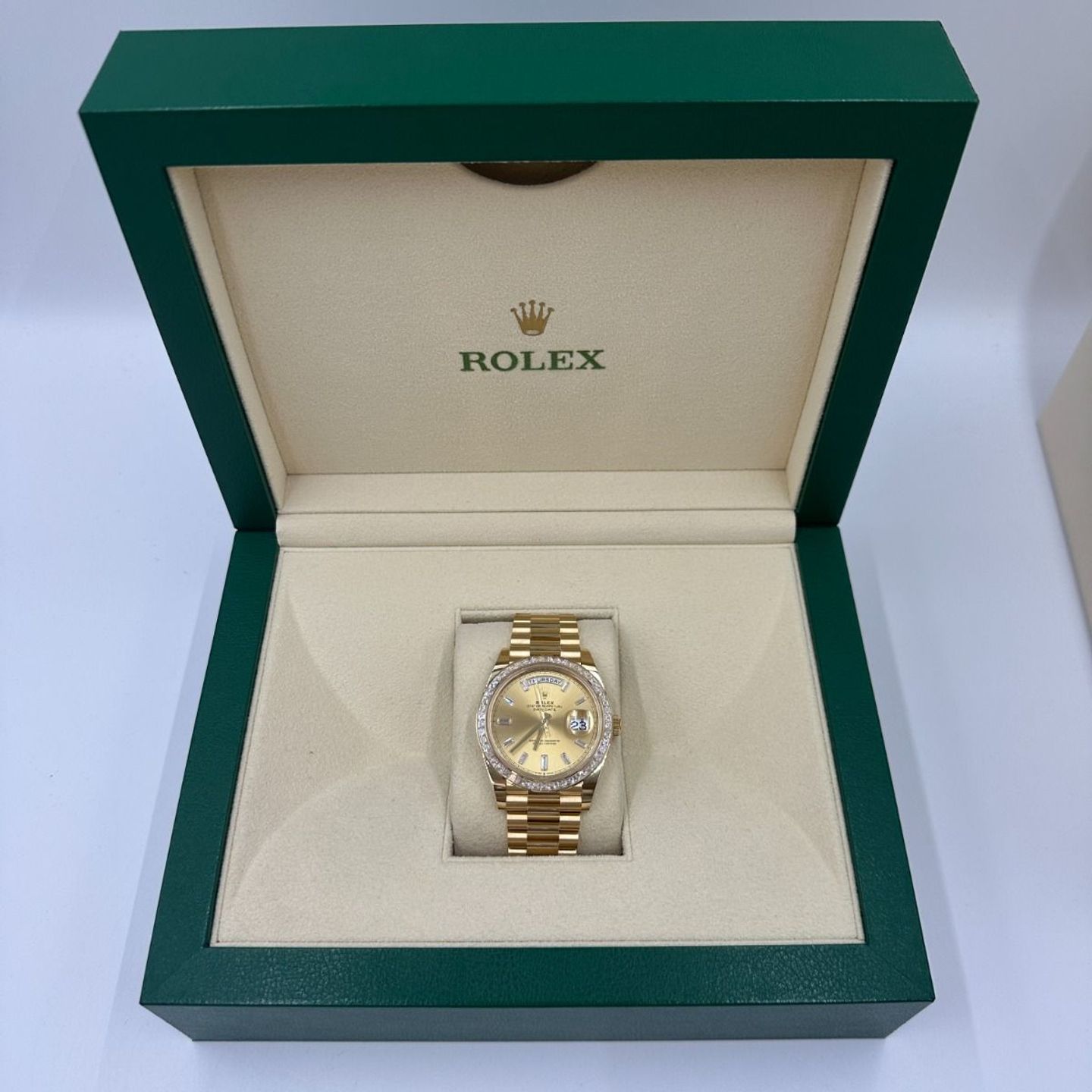 Rolex Day-Date 40 228398TBR (2022) - Champagne wijzerplaat 40mm Geelgoud (3/8)