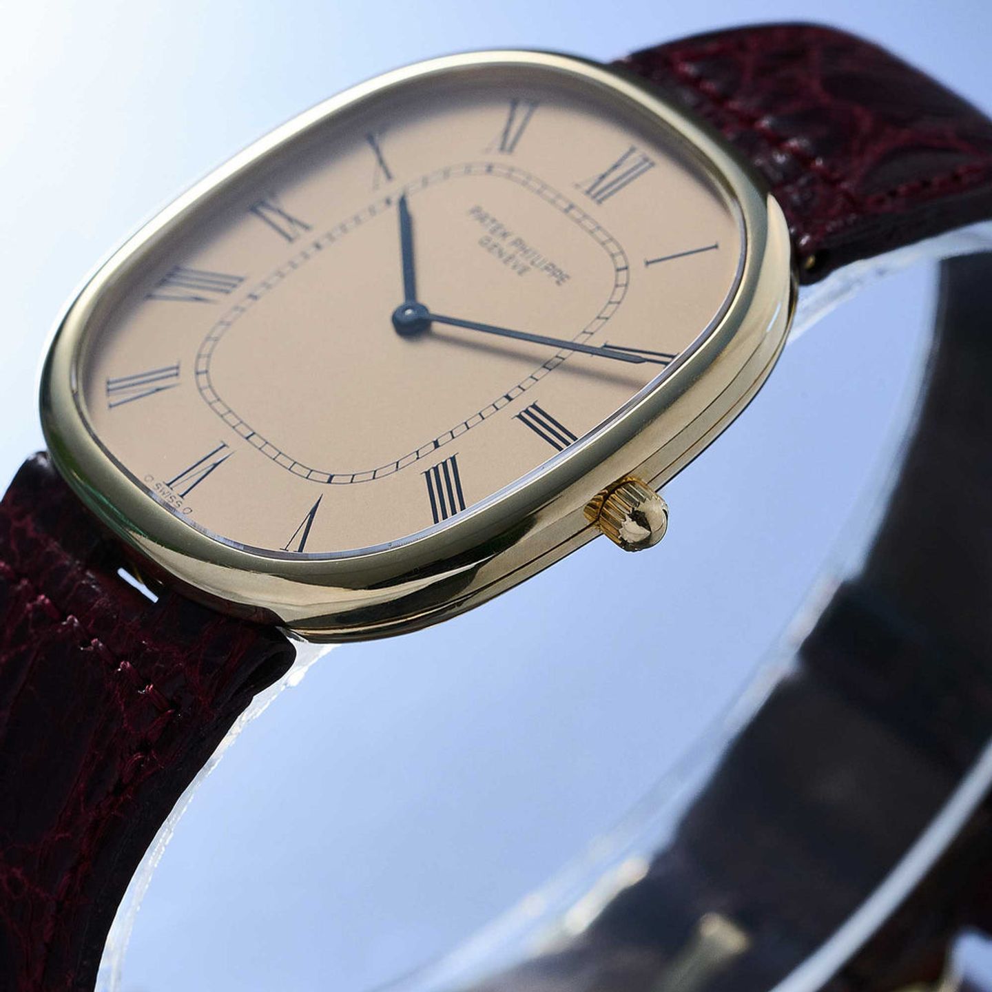 Patek Philippe Golden Ellipse 3738 (1991) - Champagne wijzerplaat 35mm Geelgoud (5/8)