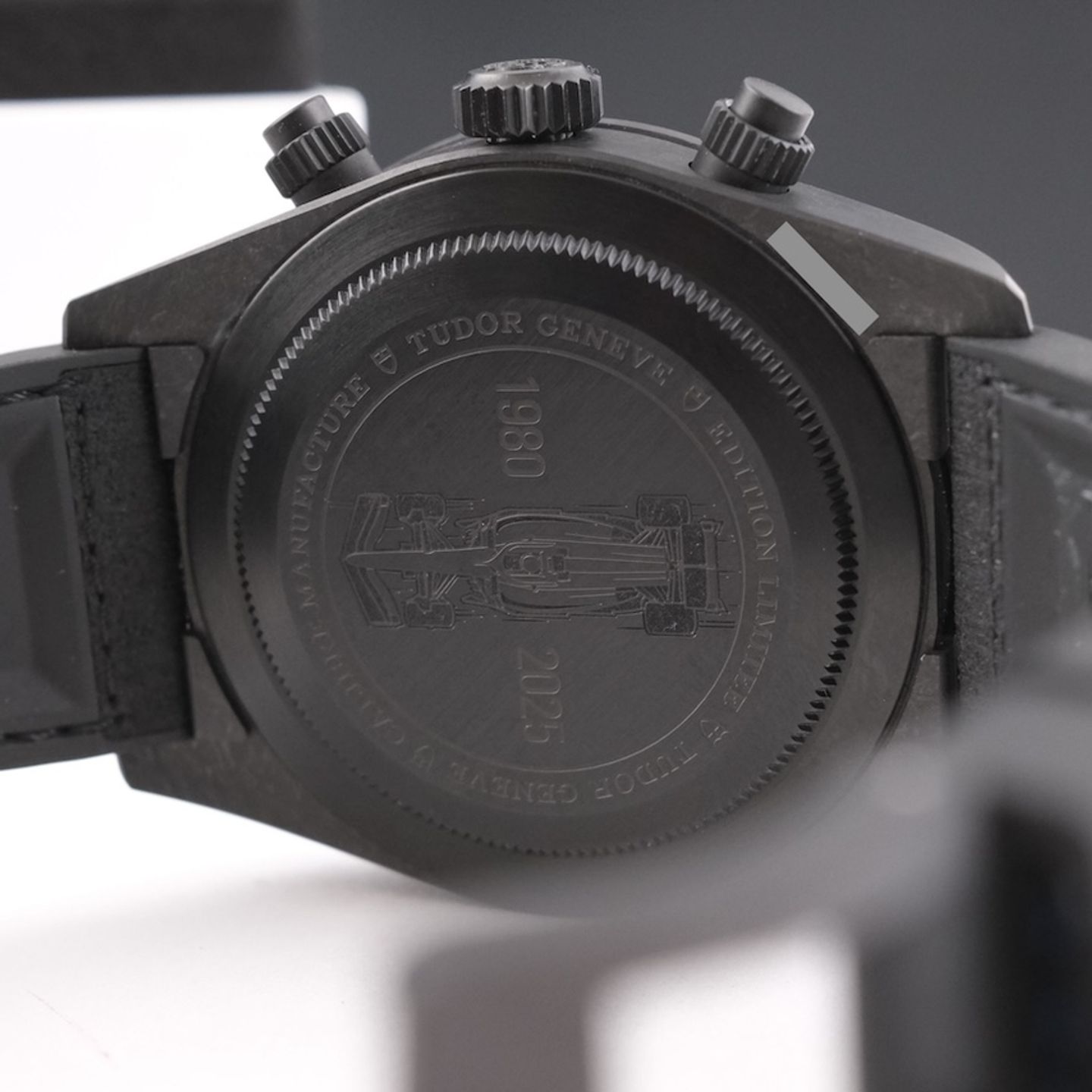 Tudor Black Bay Chrono 79377KN (2025) - White dial 42 mm Carbon case (6/8)