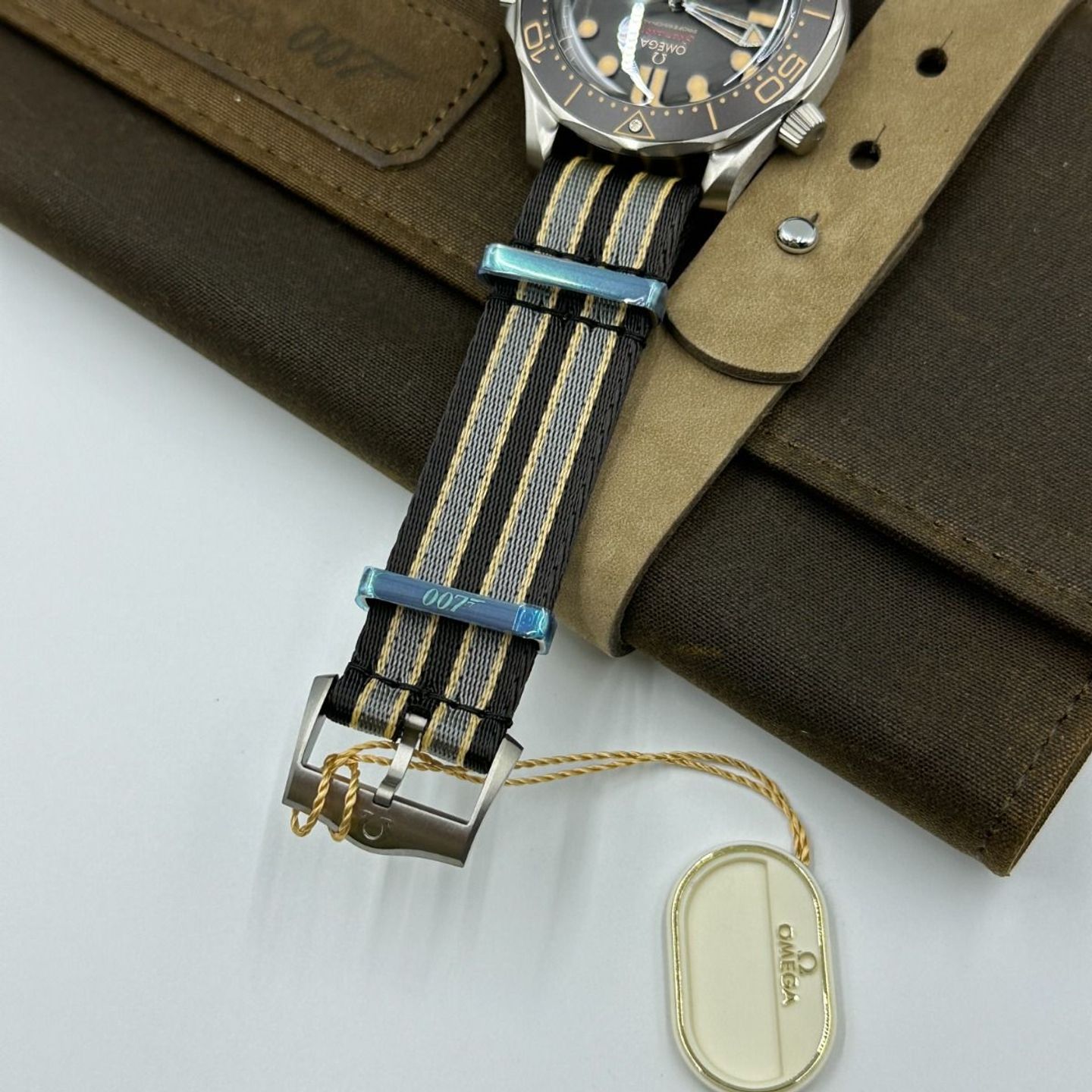 Omega Seamaster Diver 300 M 210.92.42.20.01.001 (2022) - Brown dial 42 mm Titanium case (8/8)