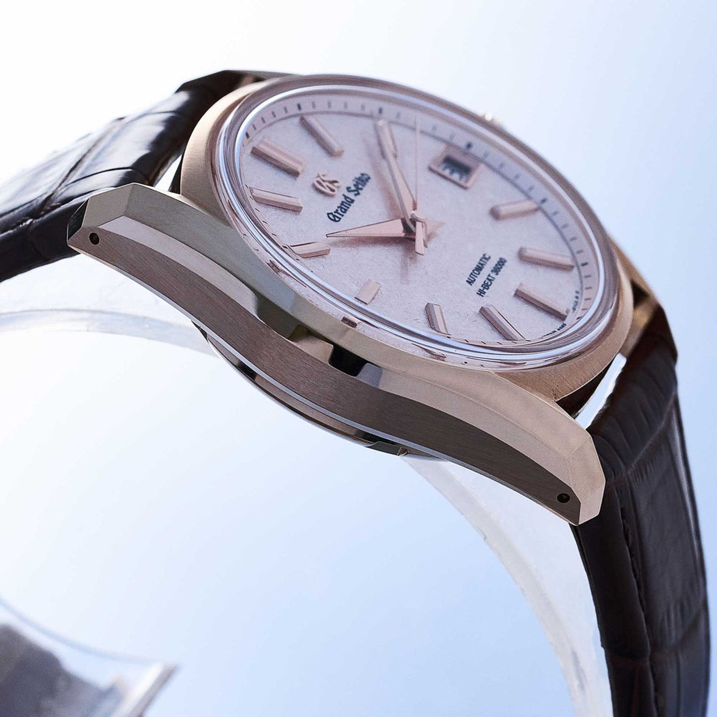 Grand Seiko Heritage Collection SBGH368 (2025) - Brown dial 38 mm Rose Gold case (3/7)