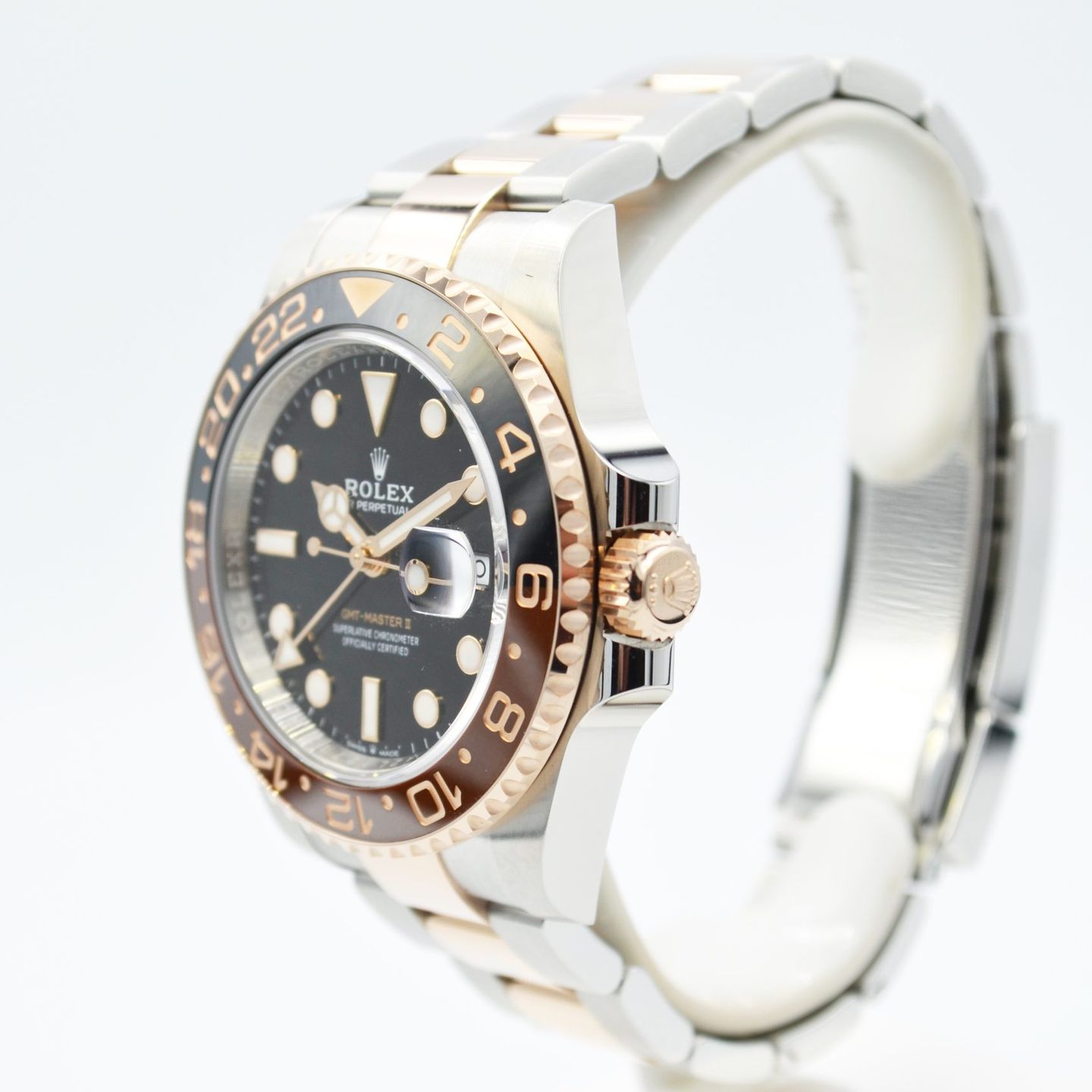 Rolex GMT-Master II 126711CHNR (2023) - Black dial 40 mm Gold/Steel case (2/7)