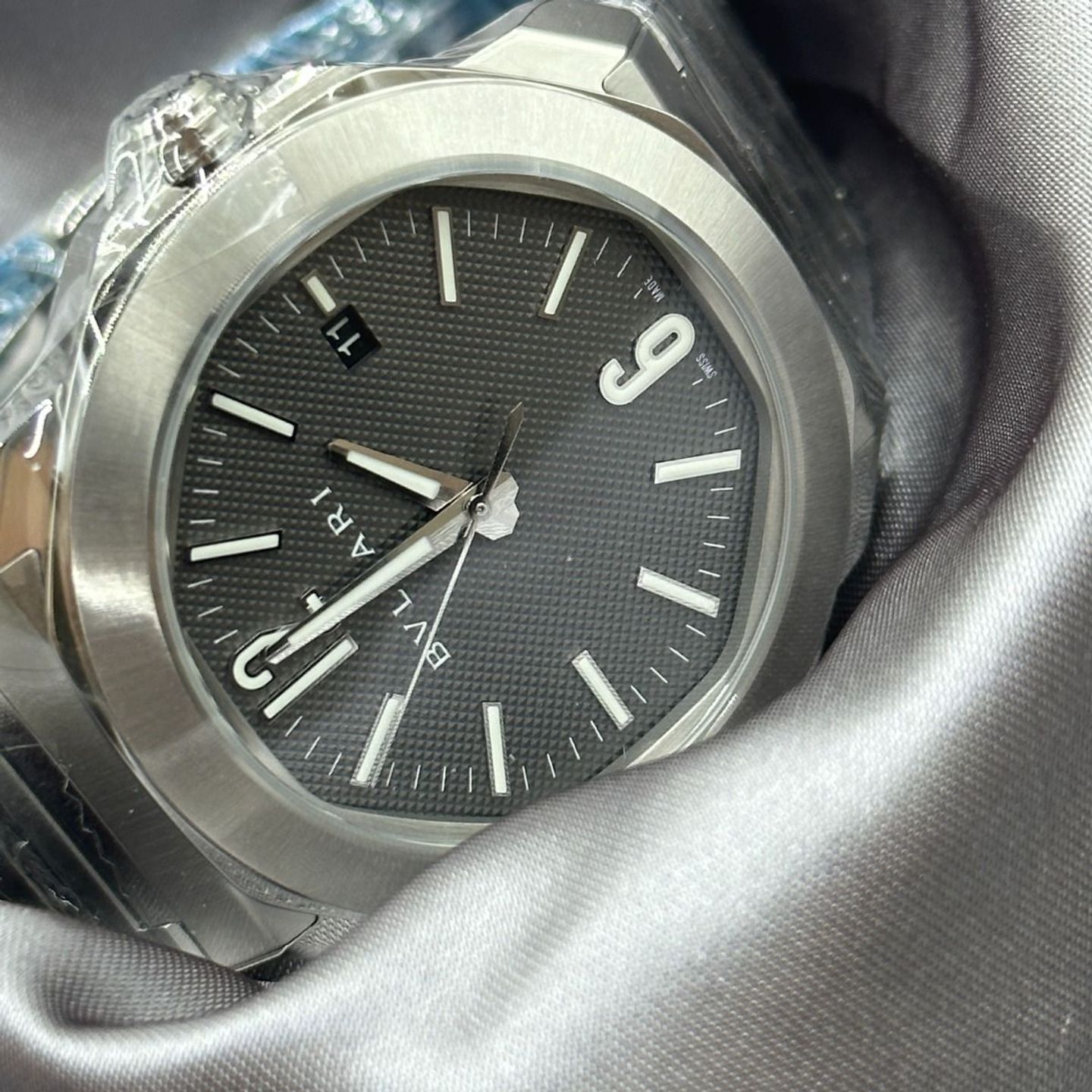 Bulgari Octo 103740 (2024) - Grey dial 41 mm Steel case (6/8)