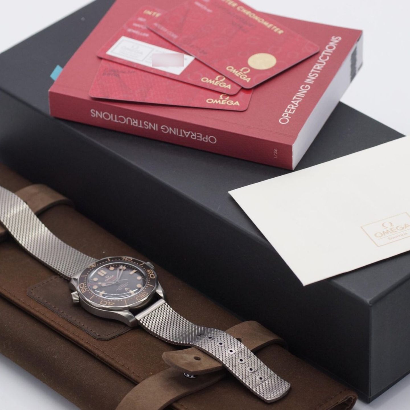 Omega Seamaster Diver 300 M 210.90.42.20.01.001 (2025) - Brown dial 42 mm Titanium case (2/8)