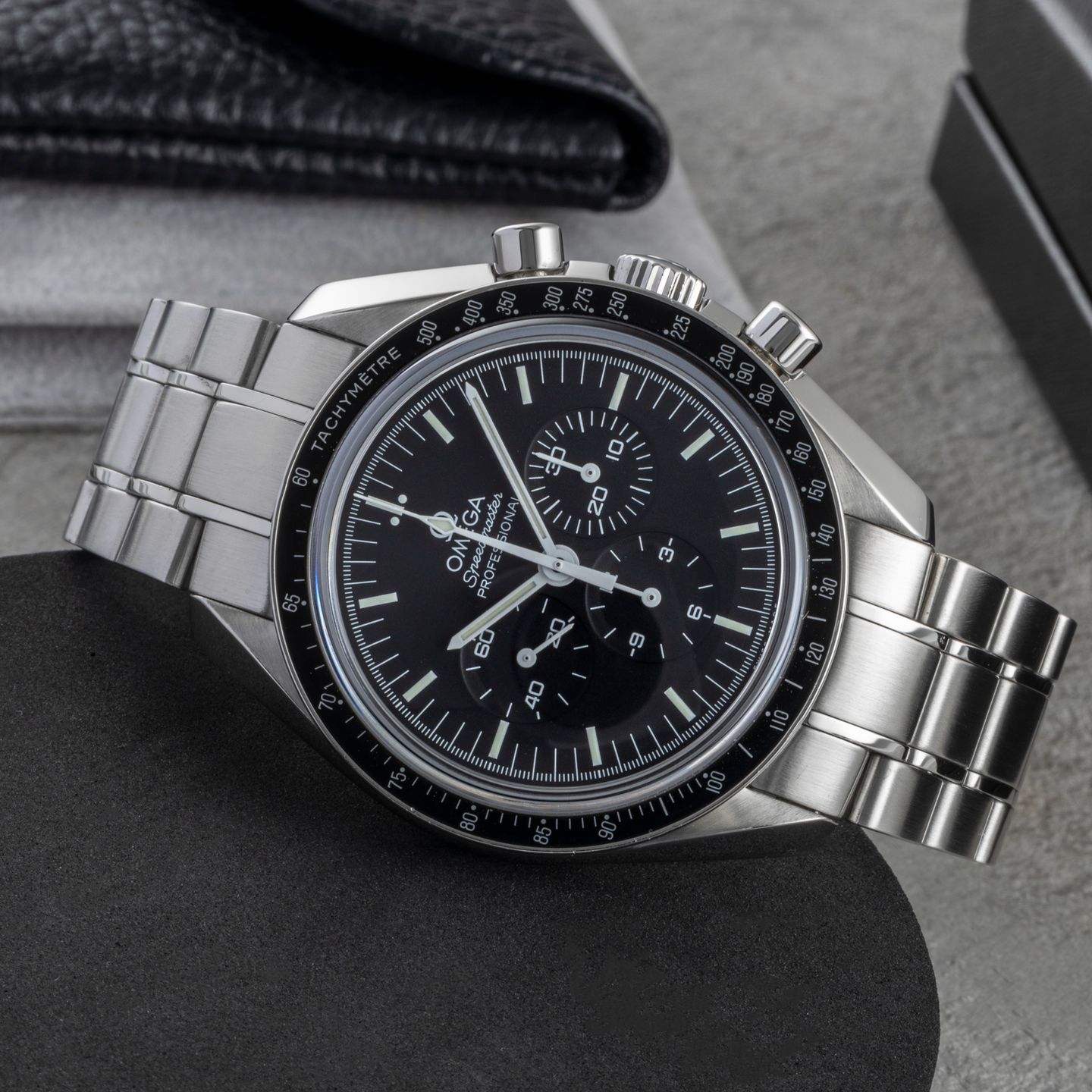 Omega Speedmaster Professional Moonwatch 311.30.42.30.01.006 - (2/8)