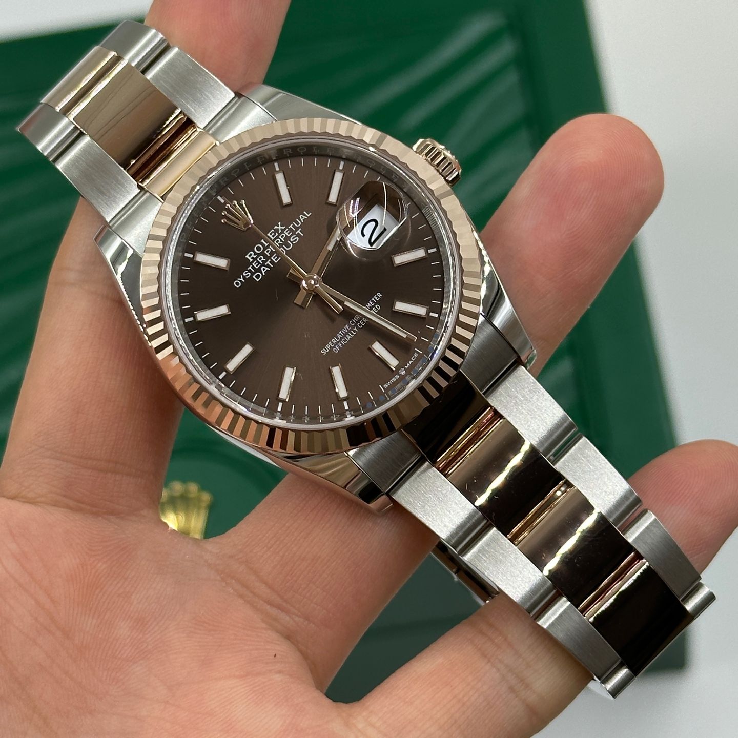 Rolex Datejust 36 126231 (2024) - Brown dial 36 mm Gold/Steel case (7/8)