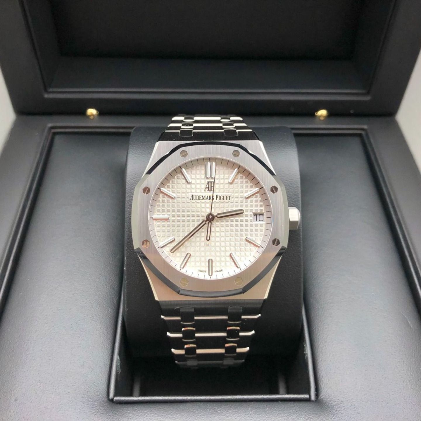 Audemars Piguet Royal Oak Selfwinding 15500ST.OO.1220ST.04 (2021) - Zilver wijzerplaat 41mm Staal (3/8)