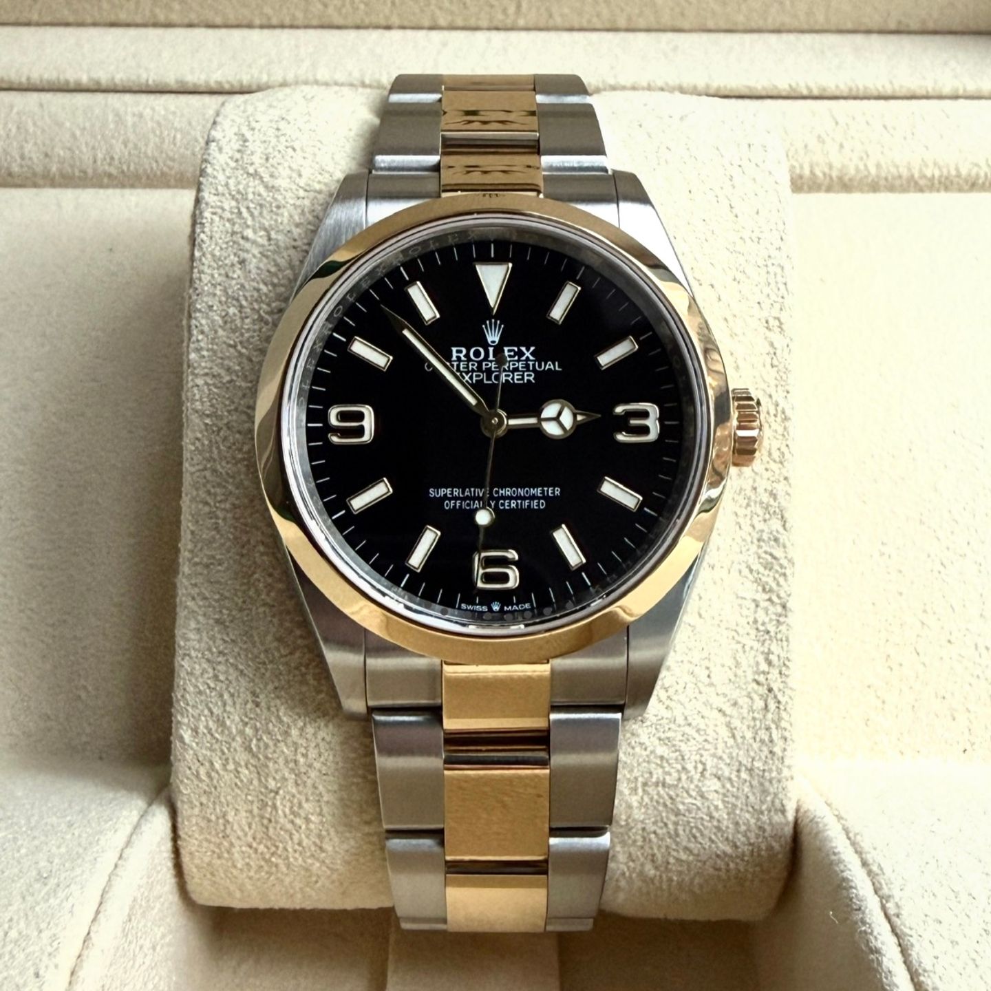 Rolex Explorer 124273 (2022) - Zwart wijzerplaat 36mm Goud/Staal (2/14)