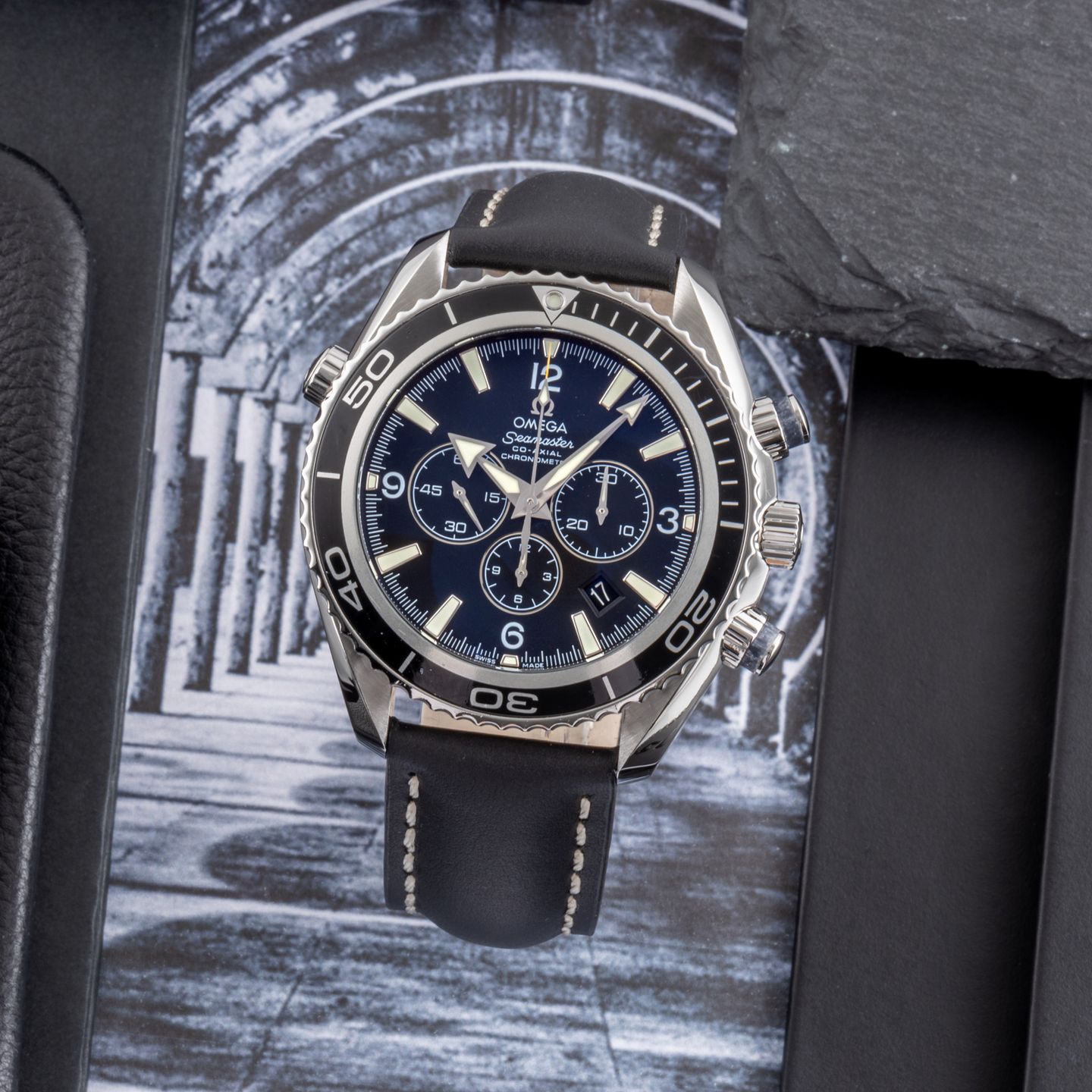 Omega Seamaster Planet Ocean Chronograph 2210.50.00 (2010) - Zwart wijzerplaat 46mm Staal (1/8)