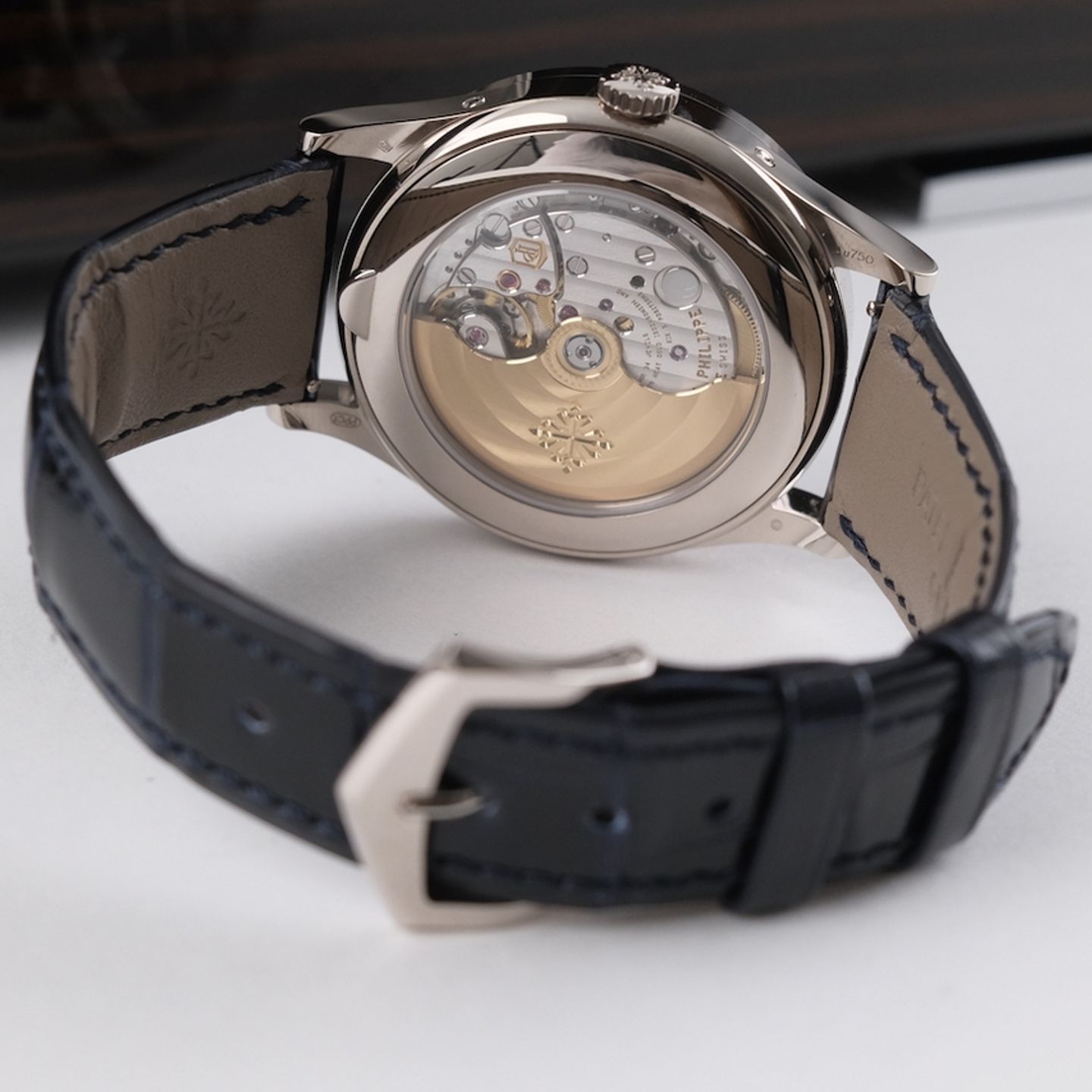 Patek Philippe Annual Calendar 5396G-017 (2025) - Blauw wijzerplaat 39mm Witgoud (8/8)