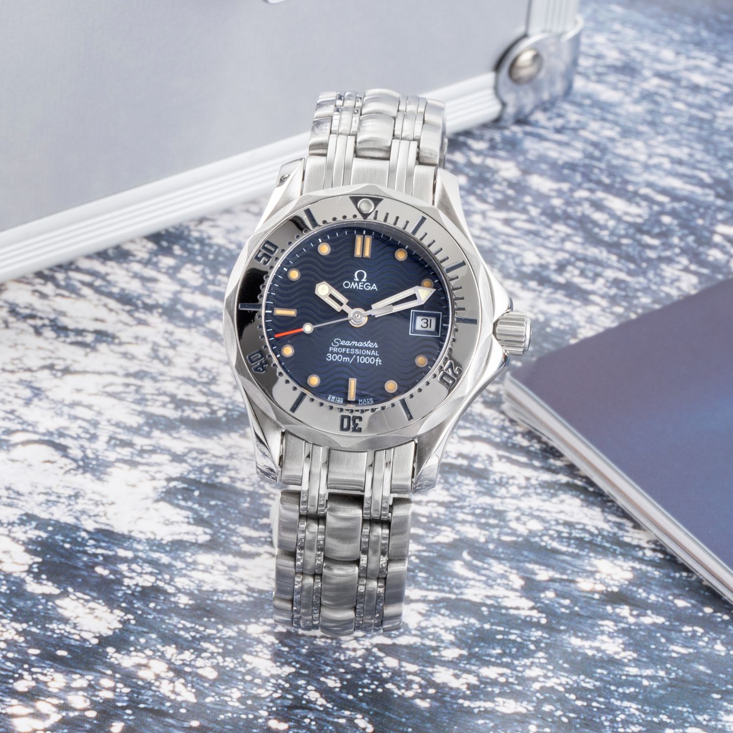 Omega Seamaster 2582.50.00 (1995) - Blue dial 28 mm Steel case (1/8)